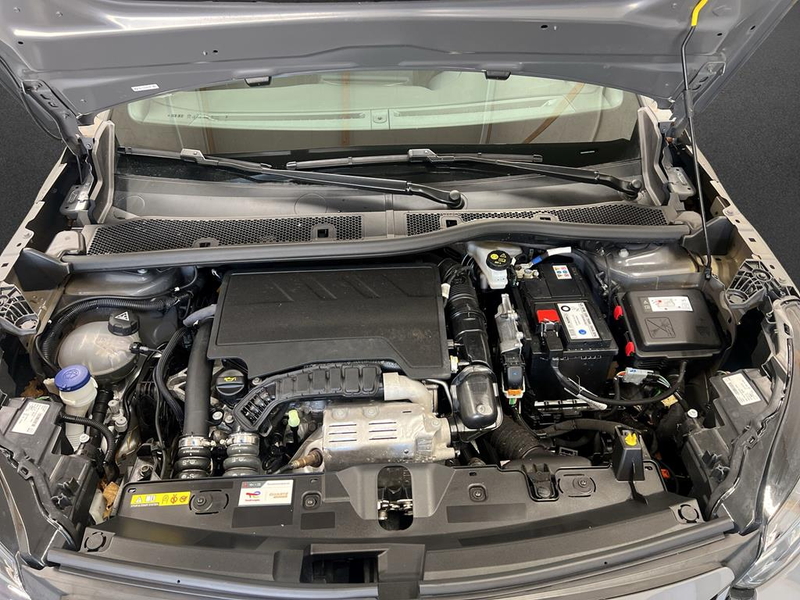 Peugeot 2008 1.2 PureTech 100 Allure — photo 5