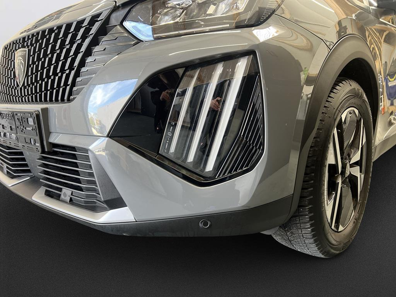 Peugeot 2008 1.2 PureTech 100 Allure — photo 8