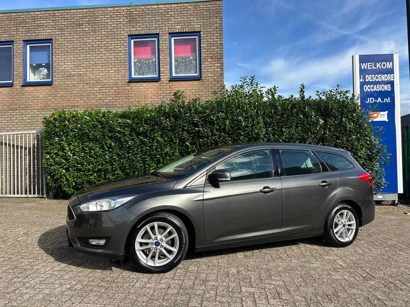 Ford Focus Wagon 1.0 EcoBoost Titanium Climate C, Cruise C, L Gris - 1