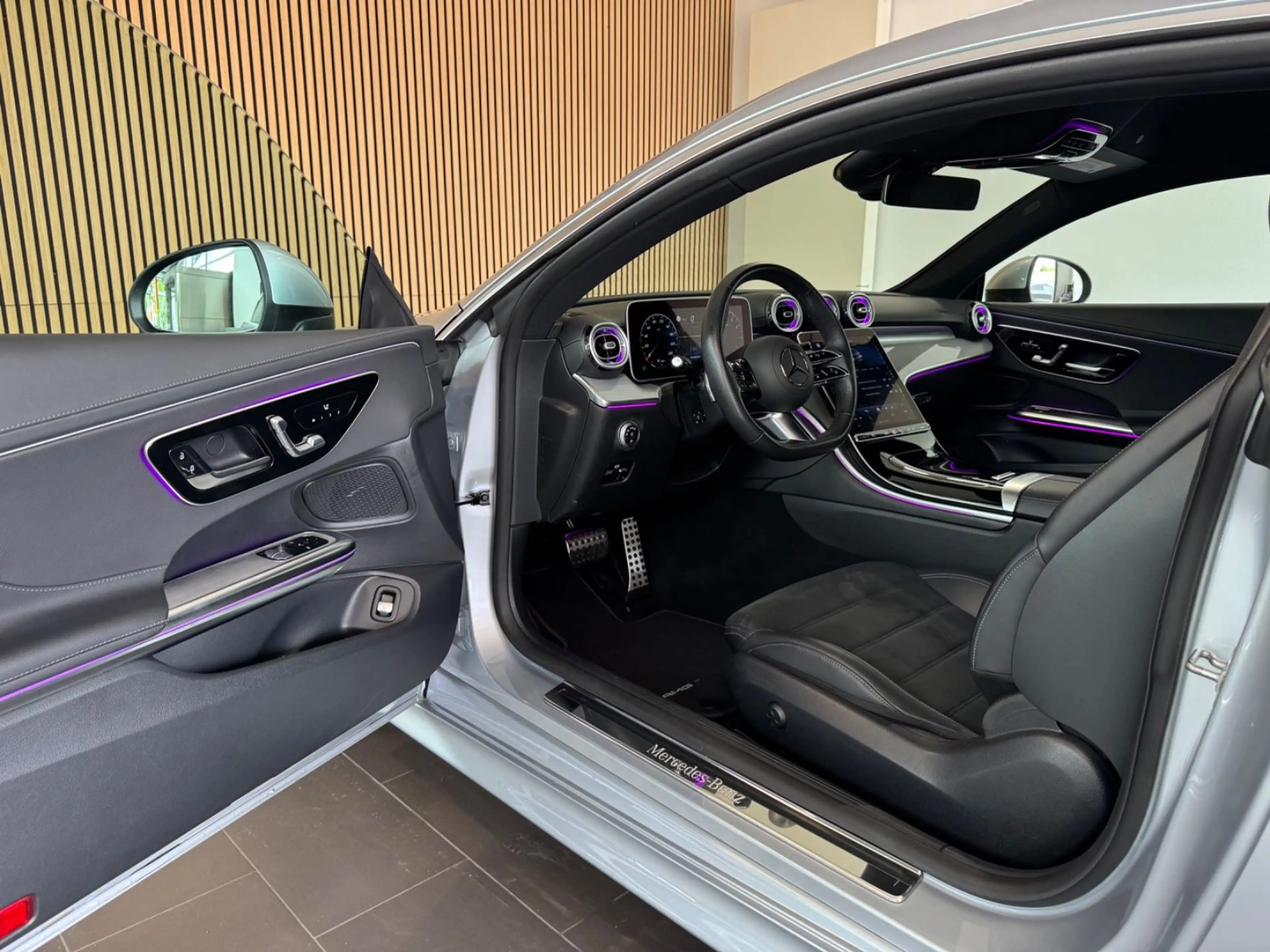 Mercedes-Benz CLE 200 CLE200 Coupé AMG Line *SENHEISER/360°/DISTR.-PRO — photo 9