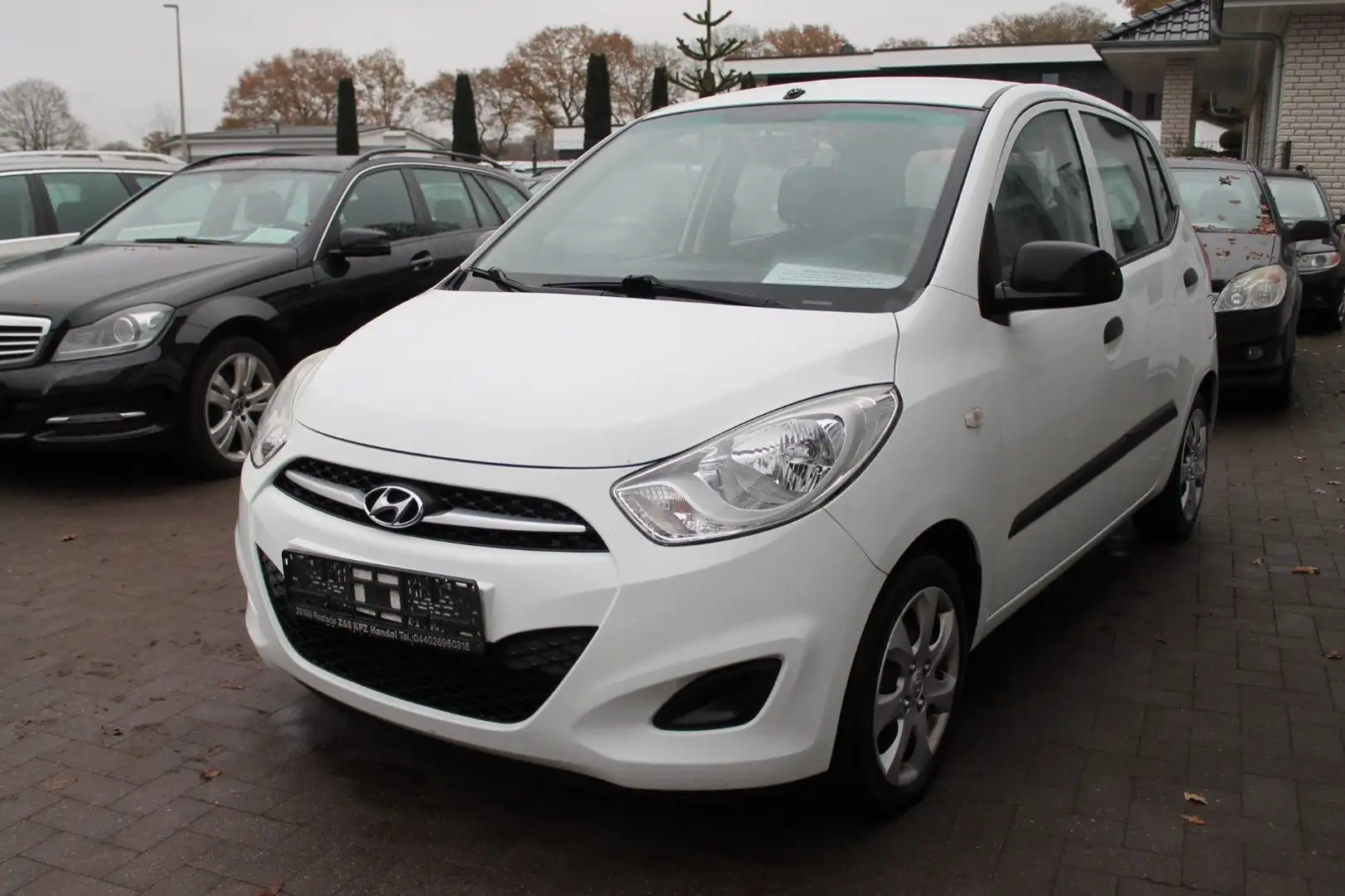 Hyundai i10 FIFA WM Edition *TÜV-NEU* Weiß - 2