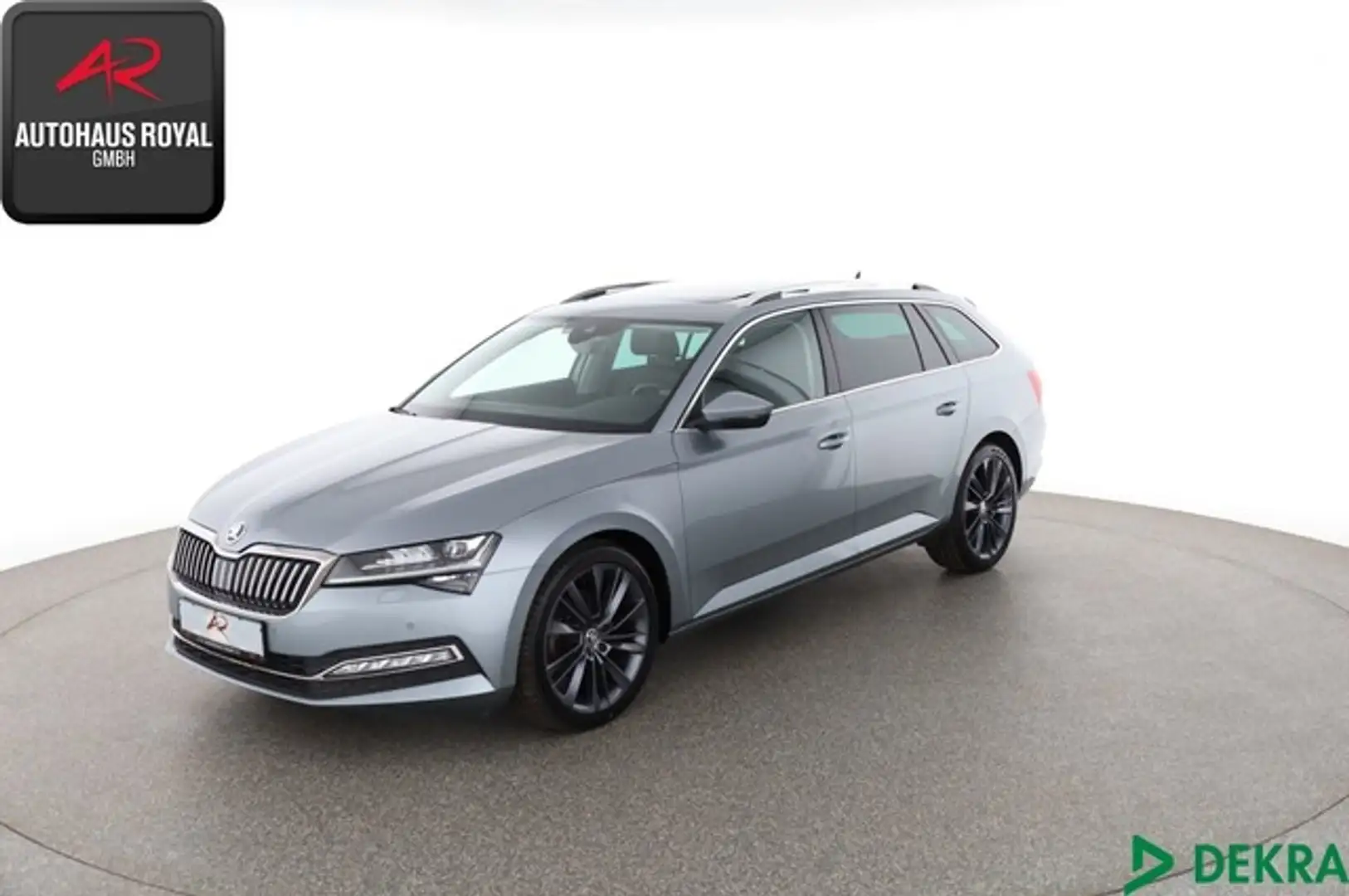 Skoda Superb Combi 2.0 TDI MASSAGE,SITZKLIMA,MATRIX Grau - 1