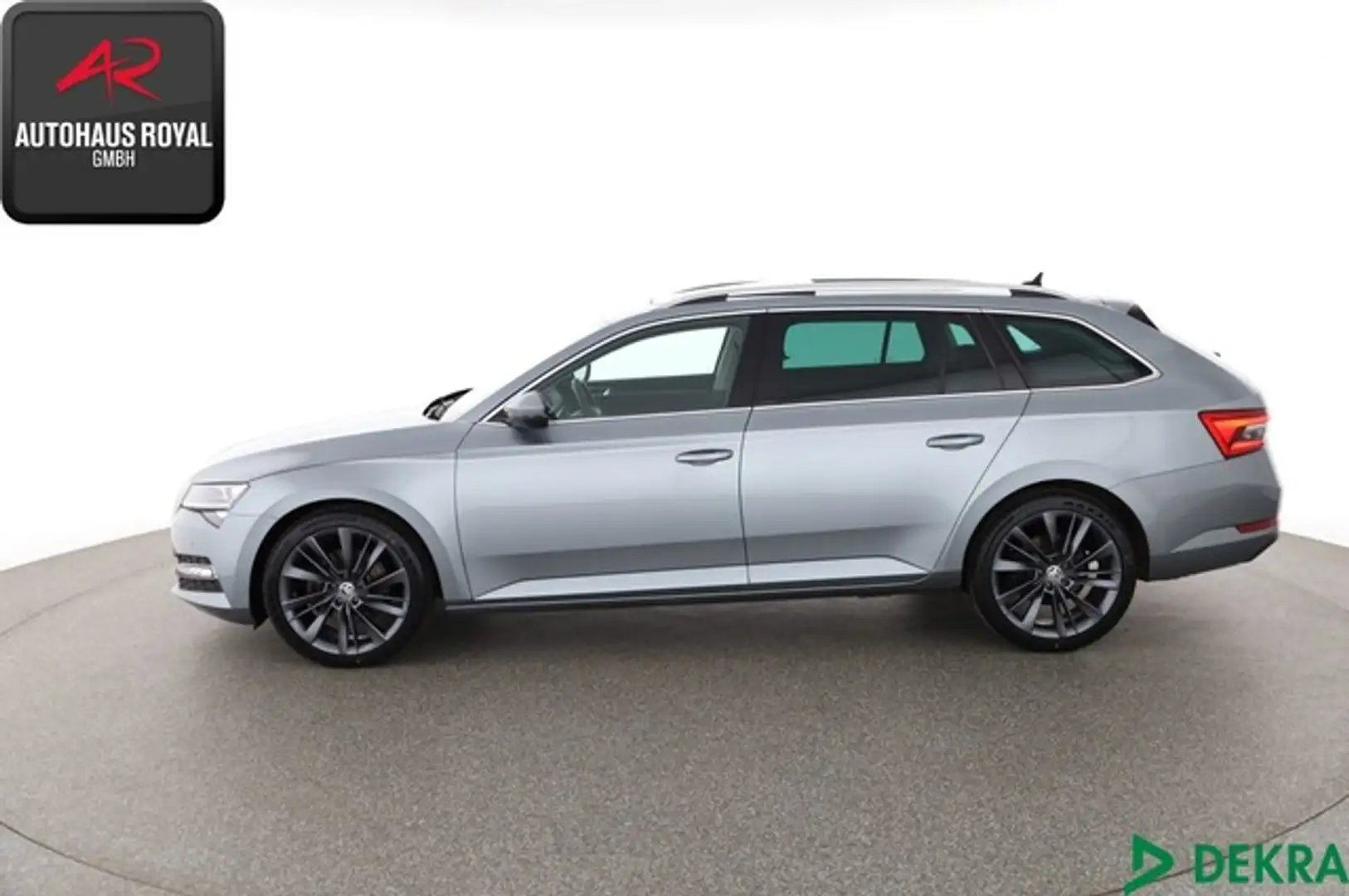 Skoda Superb Combi 2.0 TDI MASSAGE,SITZKLIMA,MATRIX Grau - 2