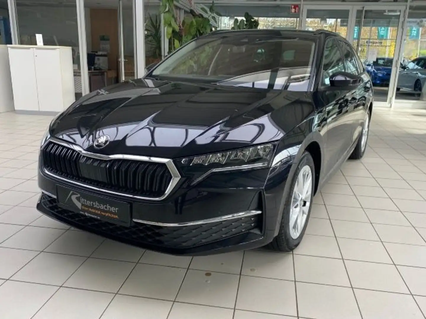 Skoda Octavia Combi Selection 2.0 TDI DSG Navi ACC PDC Schwarz - 2