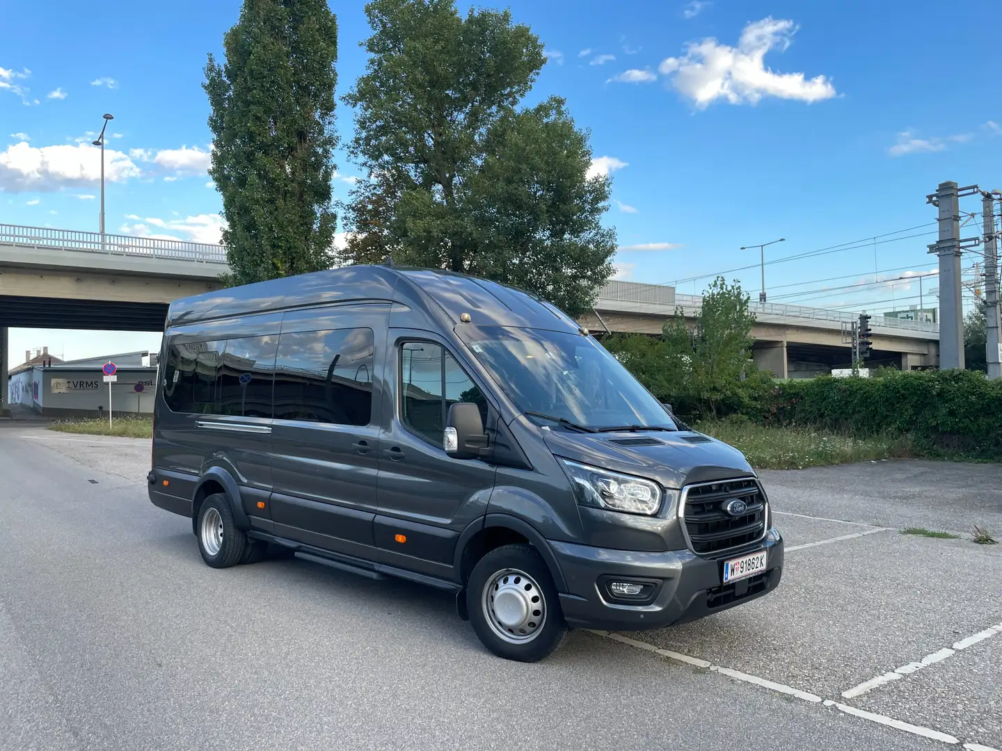 Ford Transit Transit L4H3 460 Limited 16+1 Sitze - 1