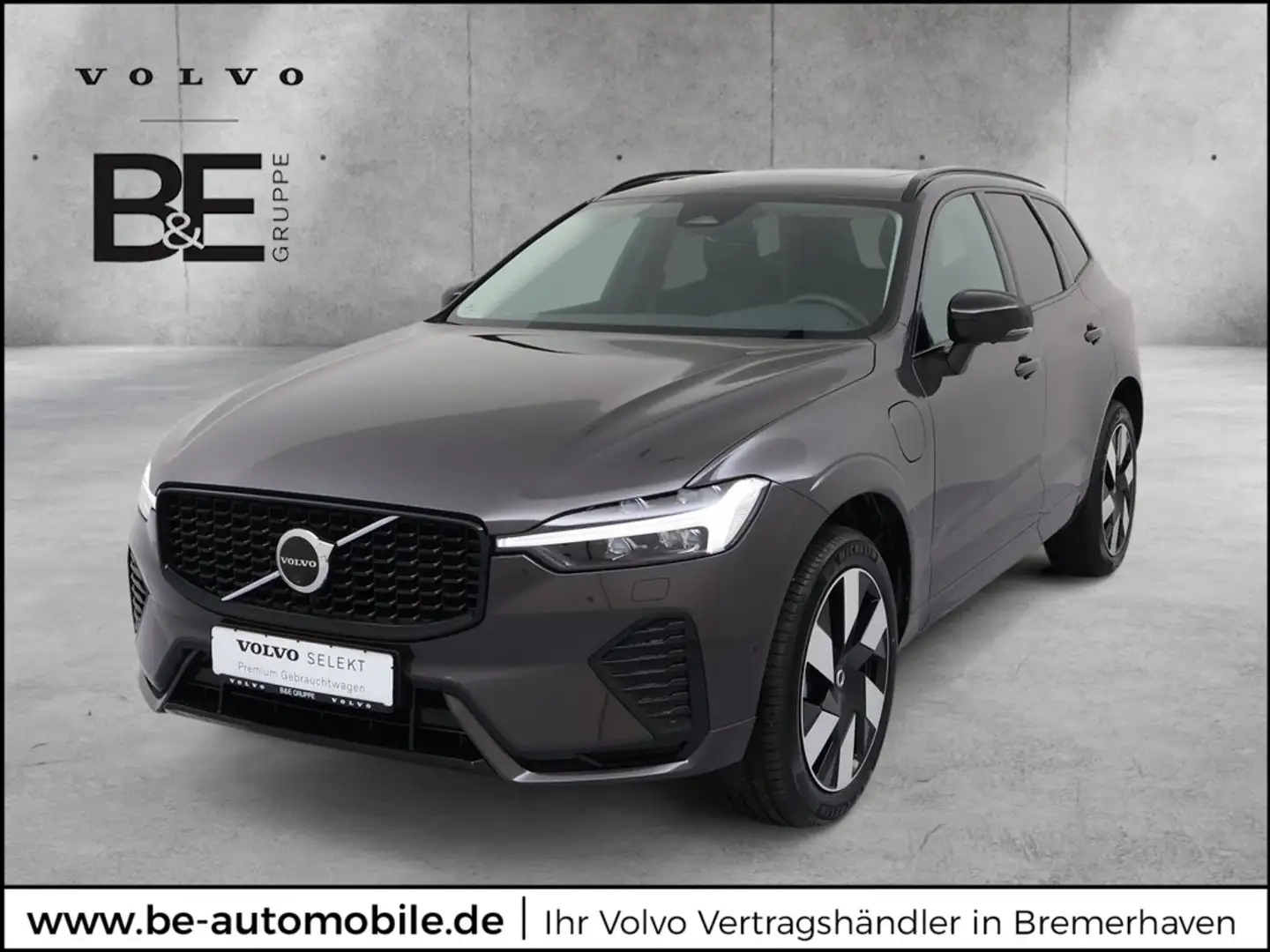 Volvo XC60 T6 Plus Dark Recharge AWD H/K PANO 360° Grijs - 1