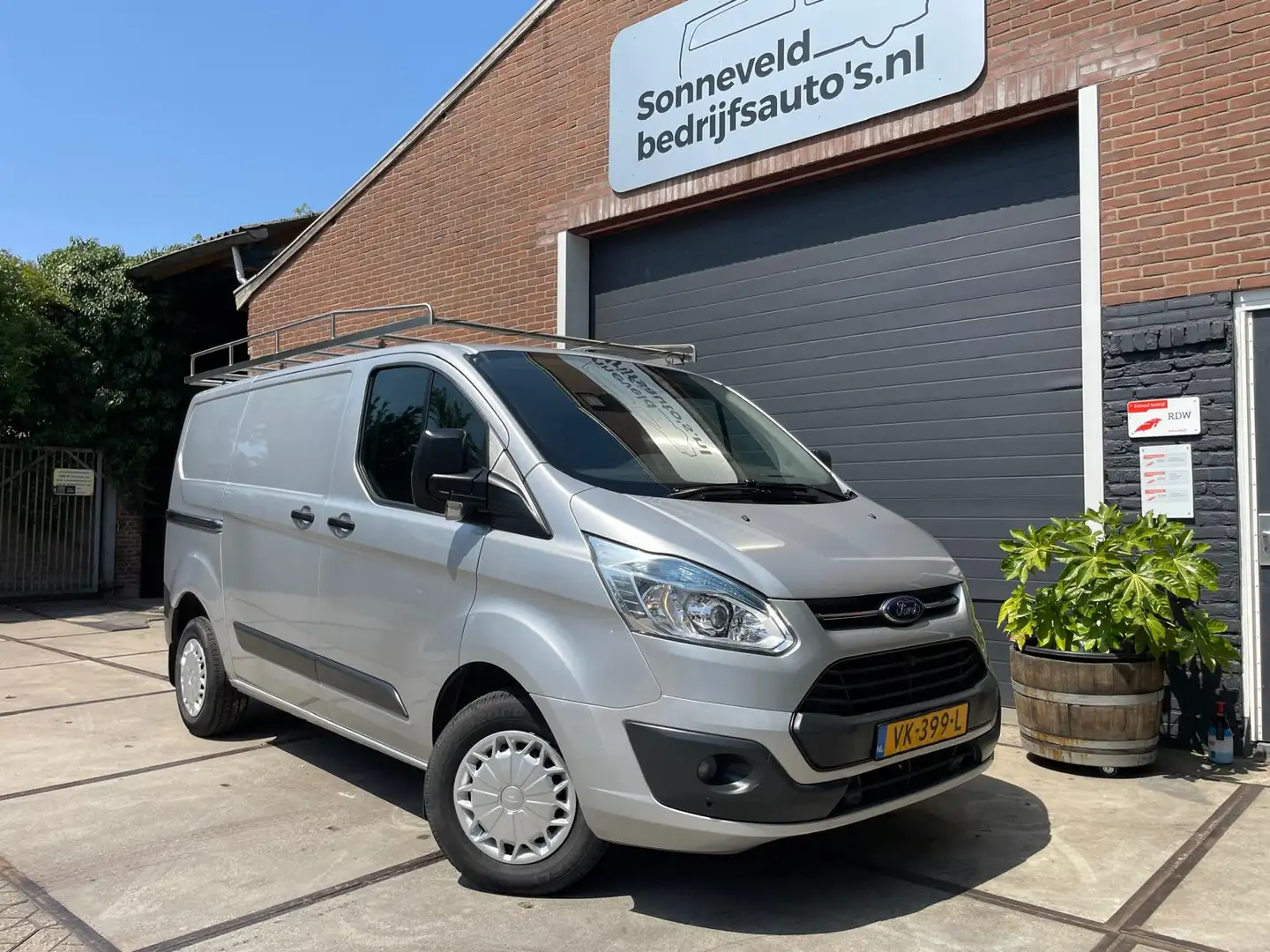 Ford Transit Custom 2.2 TDCI L1H1 Imperiaal, trekhaak. Lage kilometers Plateado - 1