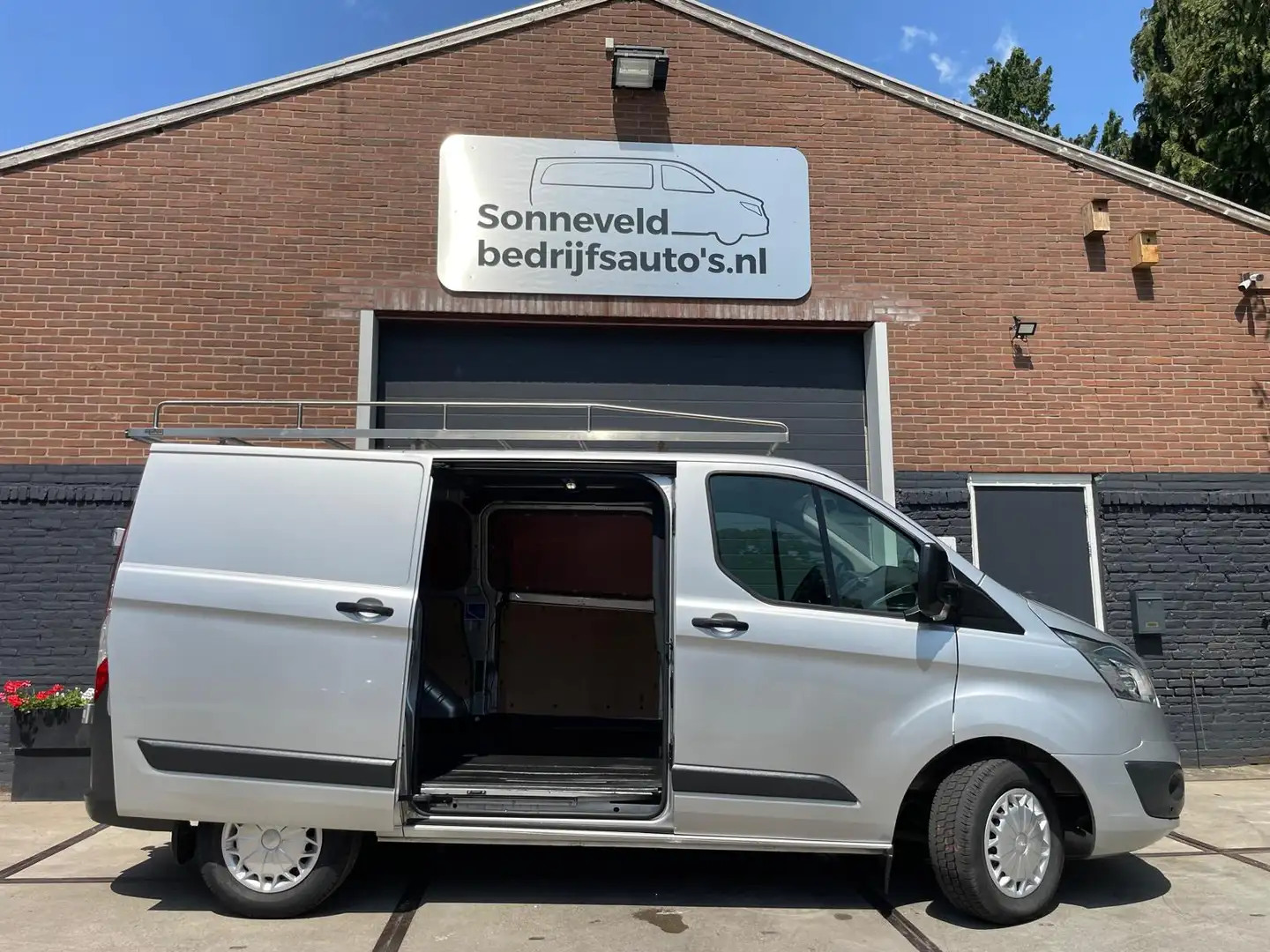 Ford Transit Custom 2.2 TDCI L1H1 Imperiaal, trekhaak. Lage kilometers Plateado - 2