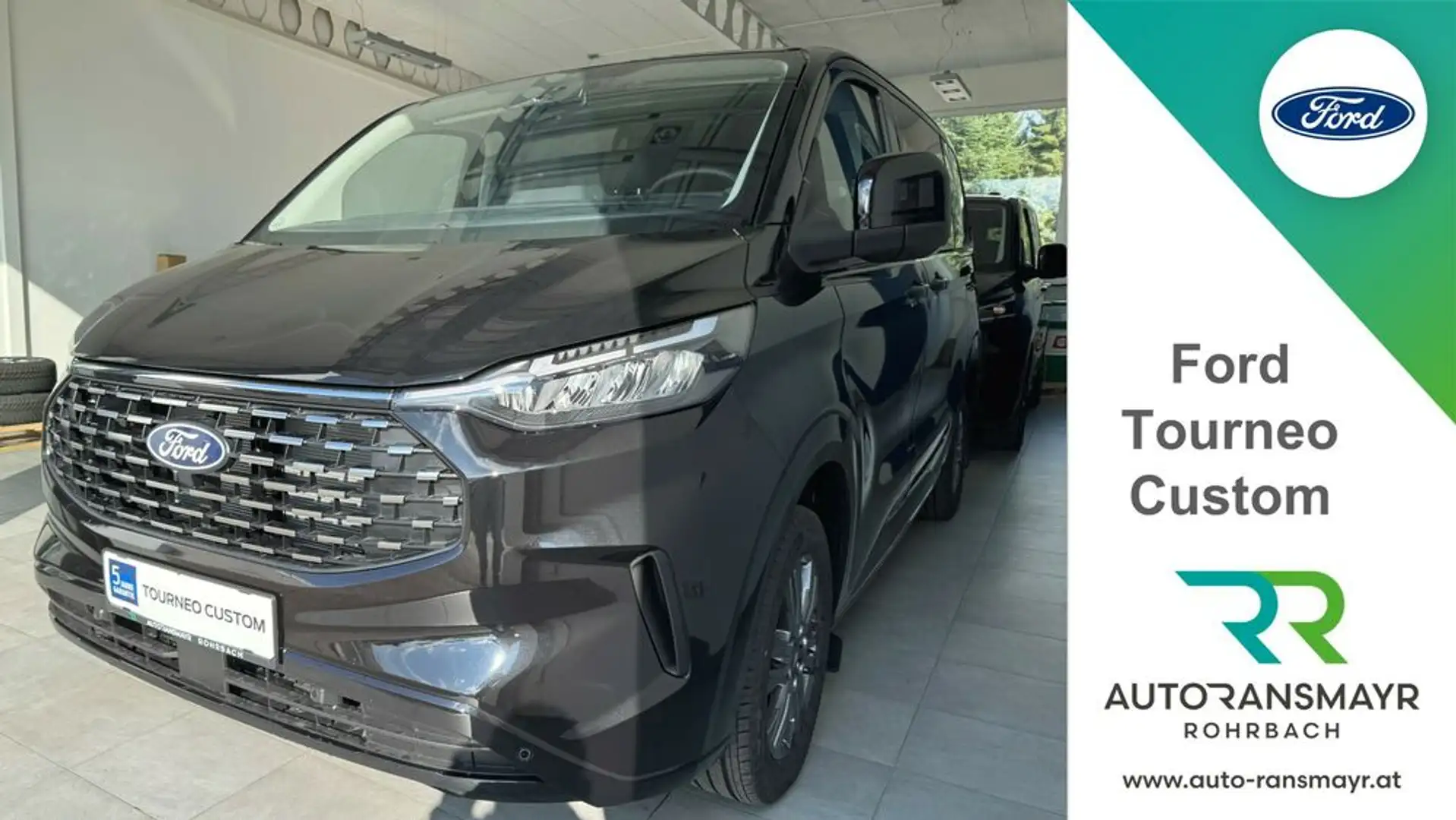 Ford Tourneo Custom 2,0 EcoBlue 320 L1H1 FWD Titanium Schwarz - 1