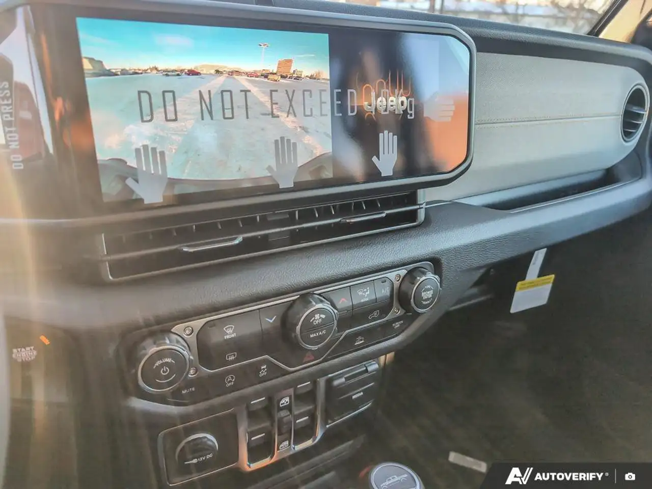 Jeep Gladiator снимка Jeep Gladiator