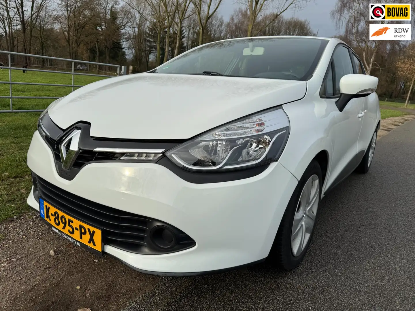 Renault Clio 1.2 16V met navigatie en stoelverwarming Wit - 1
