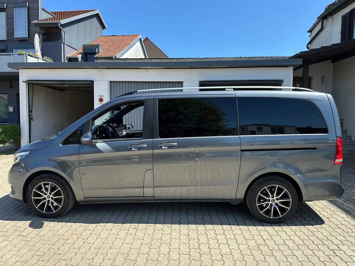 Mercedes-Benz V 220 V 220 CDI lang 7G-TRONIC Gris - 2