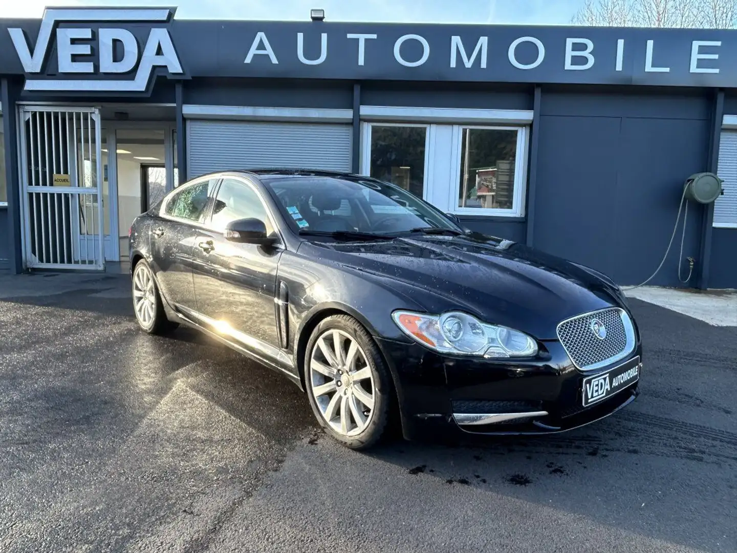 Jaguar XF 2.7 EN L'ETAT SANS GARANTIE Noir - 1