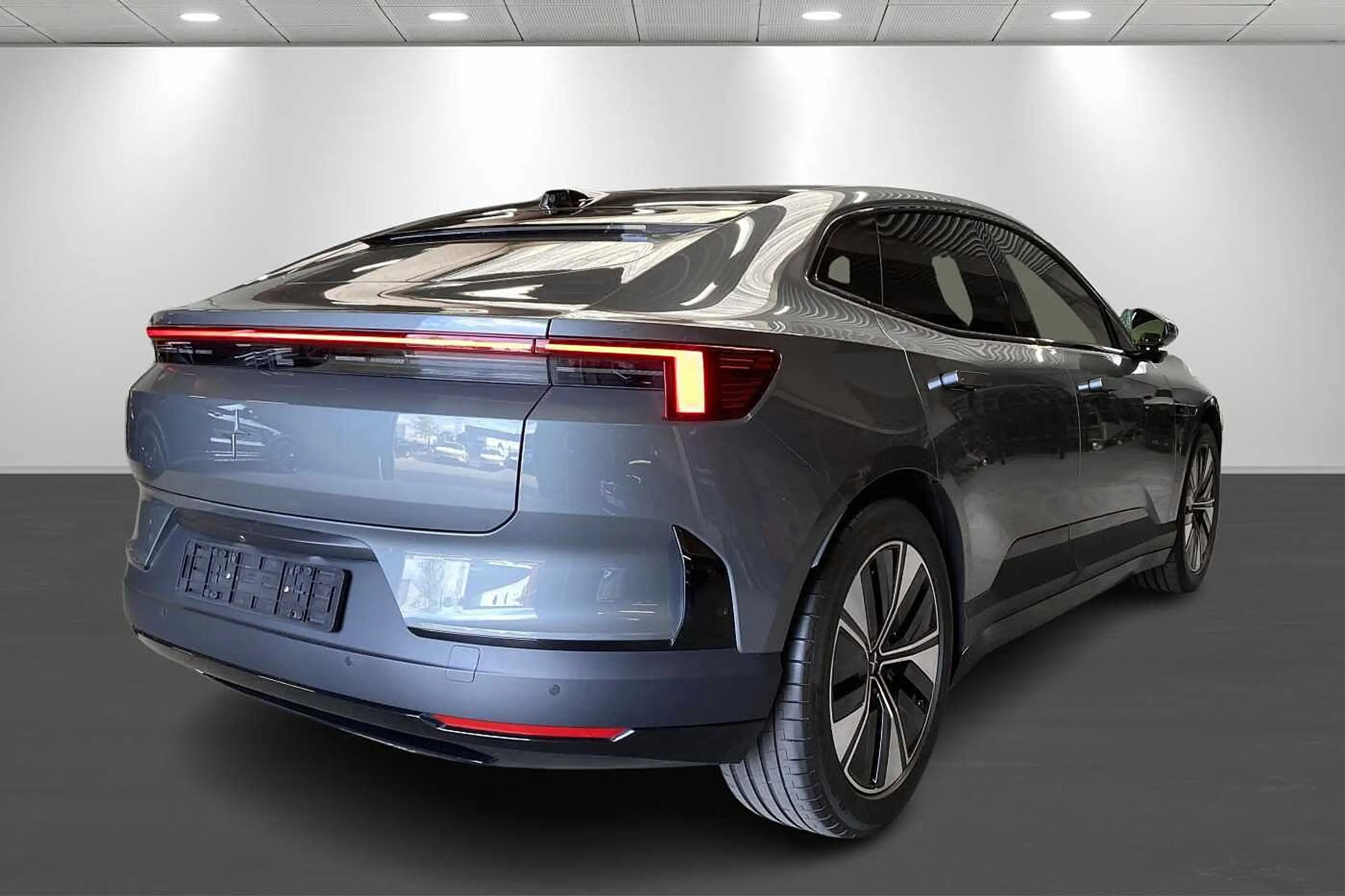 Polestar 4 Coupe SM — photo 3