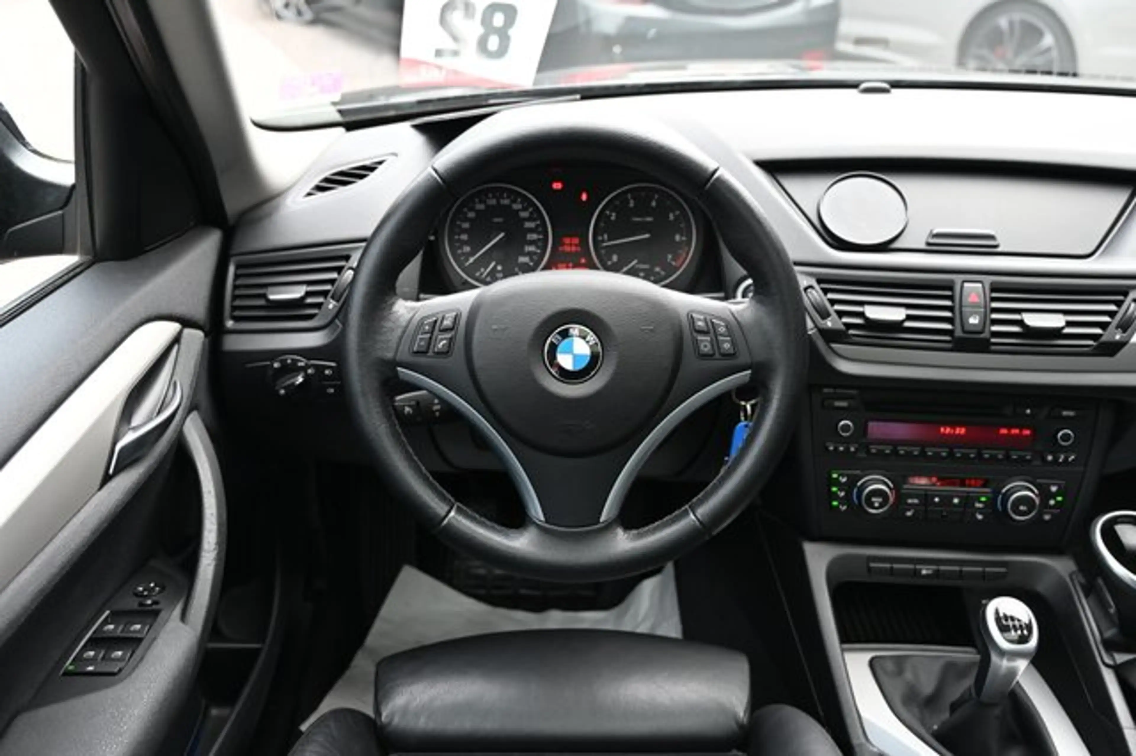 BMW iX1 BMW X1 18i X-LINE 2.HAND*PANO*Leder*BiXenon*Klimaa — photo 4
