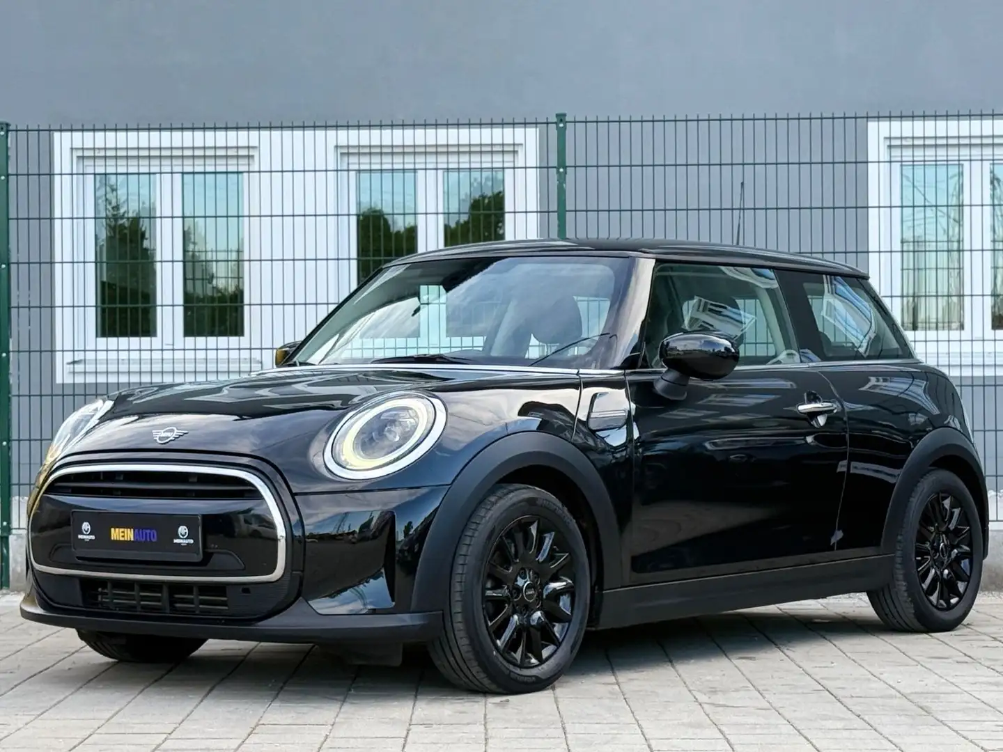 MINI One One Classic Trim /TEMPOMAT/PDC/AMBIENTE Schwarz - 1