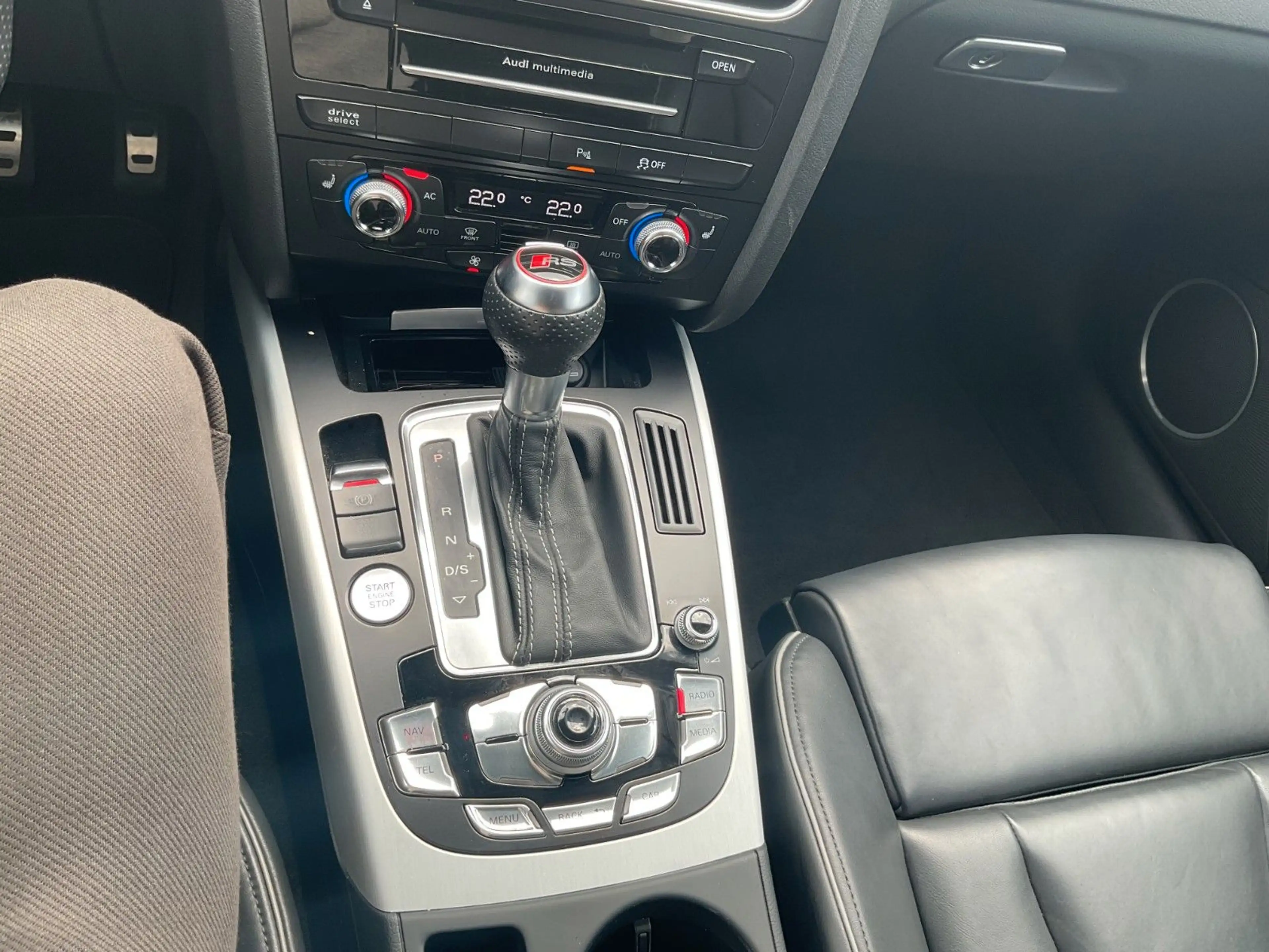 Audi RS4 Avant 4.2 FSI quattro PANO LED ACC Kamera — photo 15