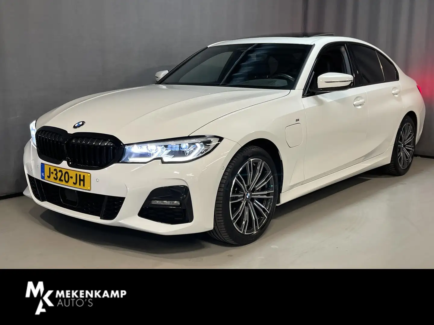 BMW 330 3-serie 330e High Executive M-Sport 18"/Panoramada Wit - 1
