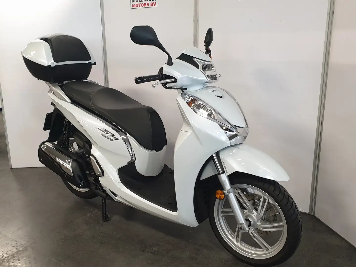 Honda SH 300 ABS White - 2