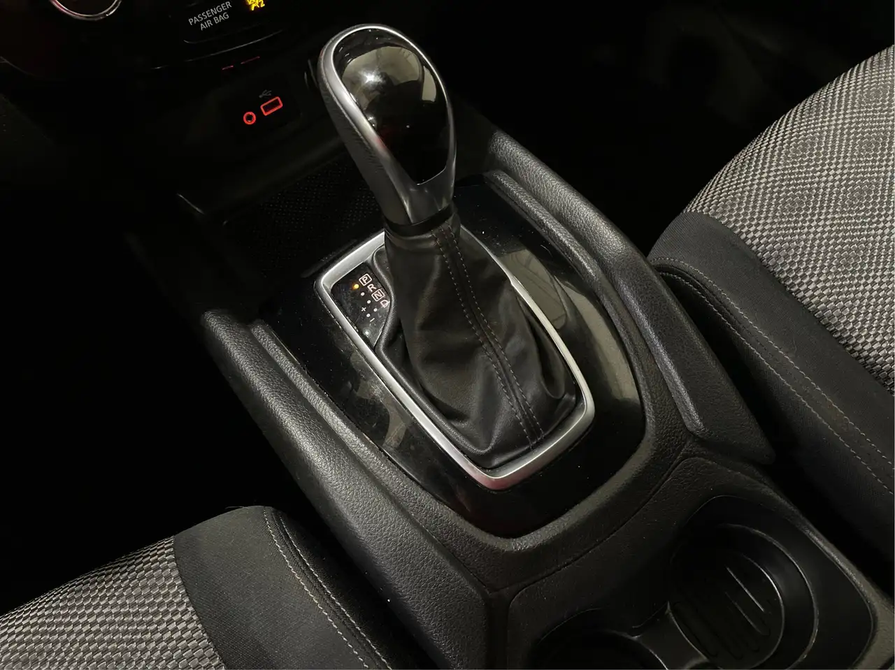 Nissan Qashqai снимка Nissan Qashqai