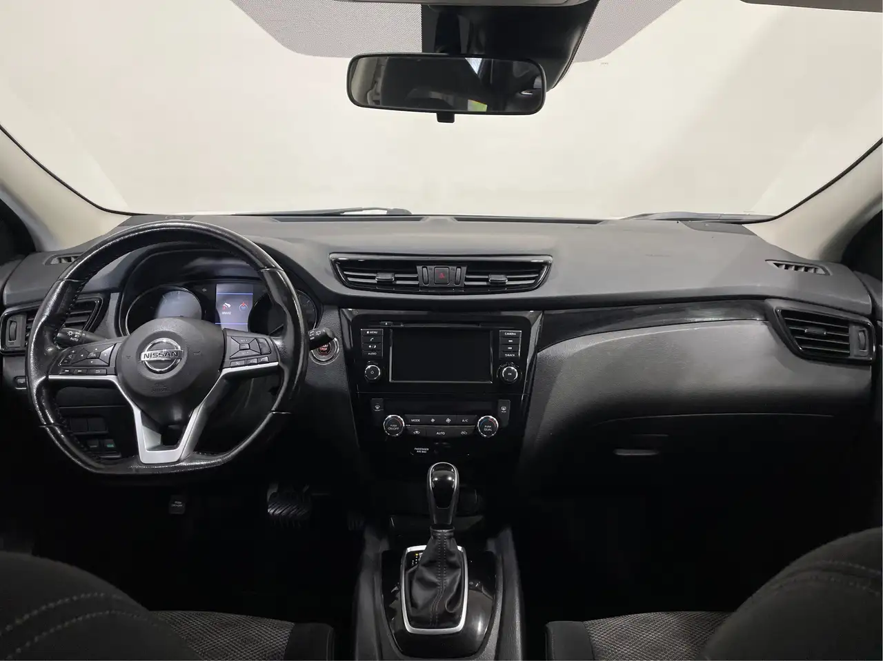Nissan Qashqai снимка Nissan Qashqai