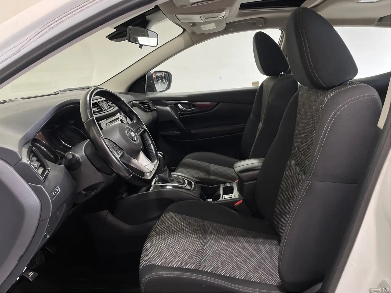 Nissan Qashqai снимка Nissan Qashqai