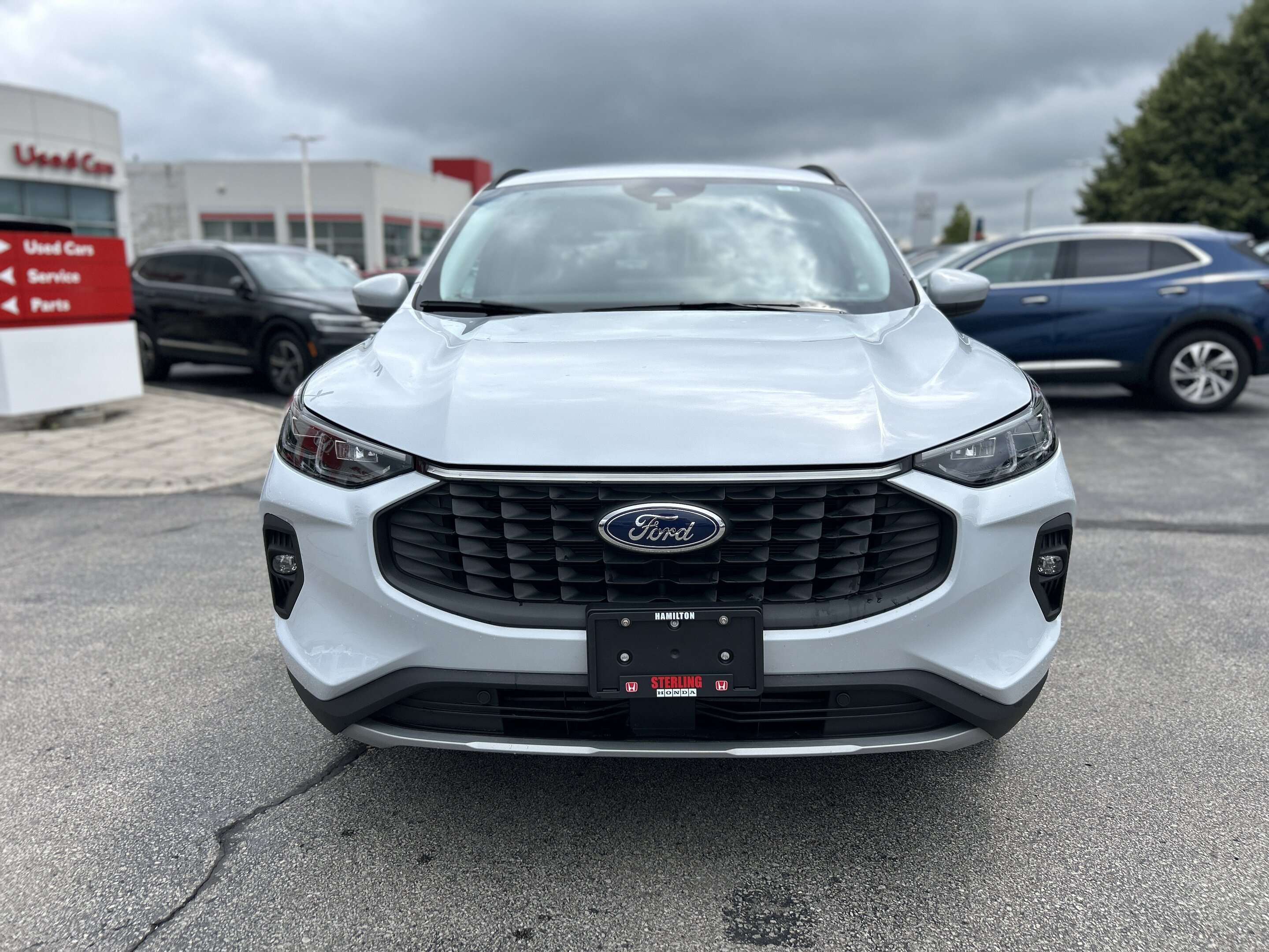 2025 Ford Escape Platinum | All Wheel Drive | 1 Owner | No Accident — снимка 2