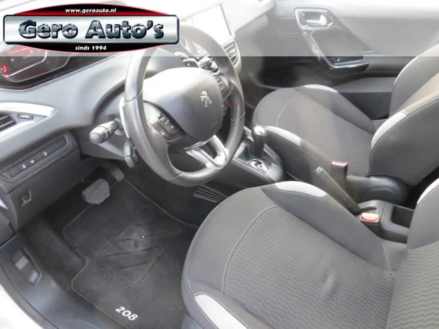 Peugeot 208 1.2 PureTech Style 5 drs automaat nl-auto ,airco,c Wit - 2