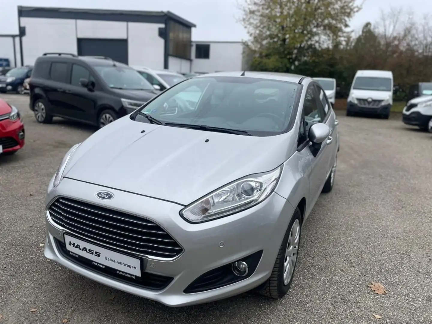 Ford Fiesta 1.25 SYNC Edition Silber - 1