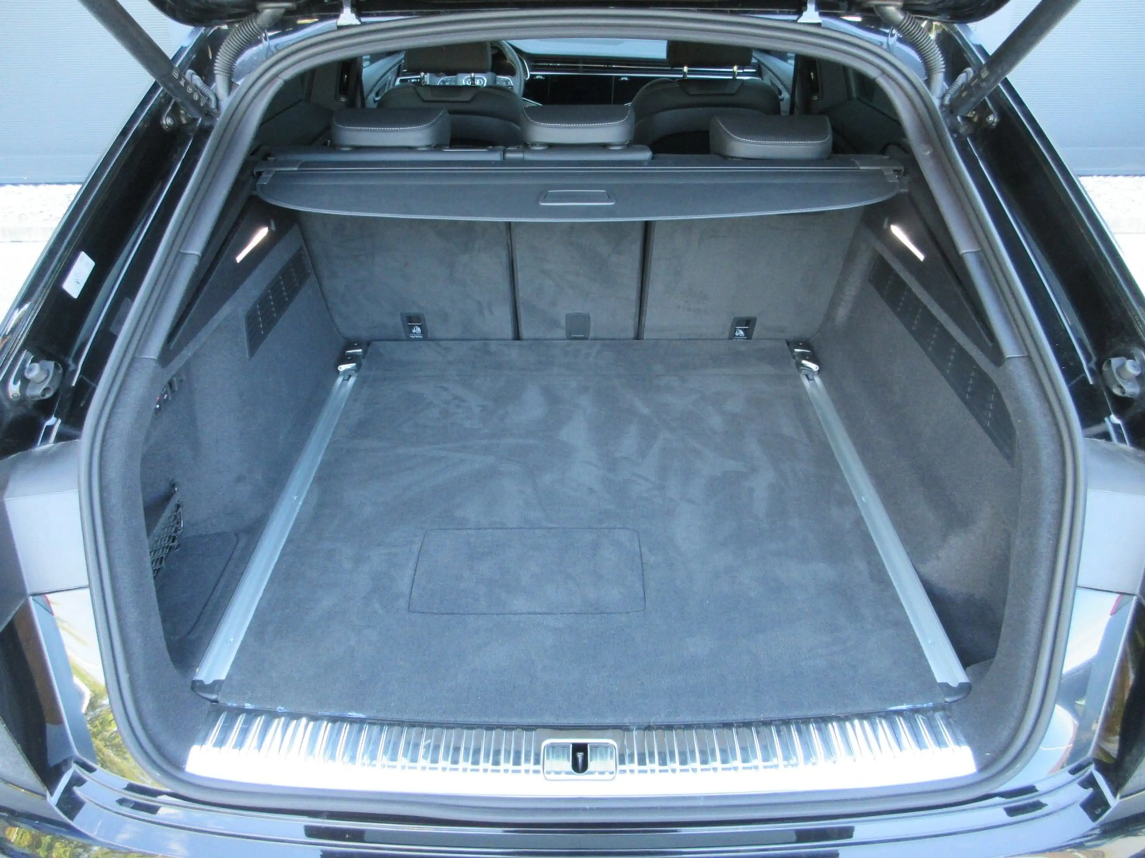 Audi Q8 e-hybrid quattro 290 kW — photo 15
