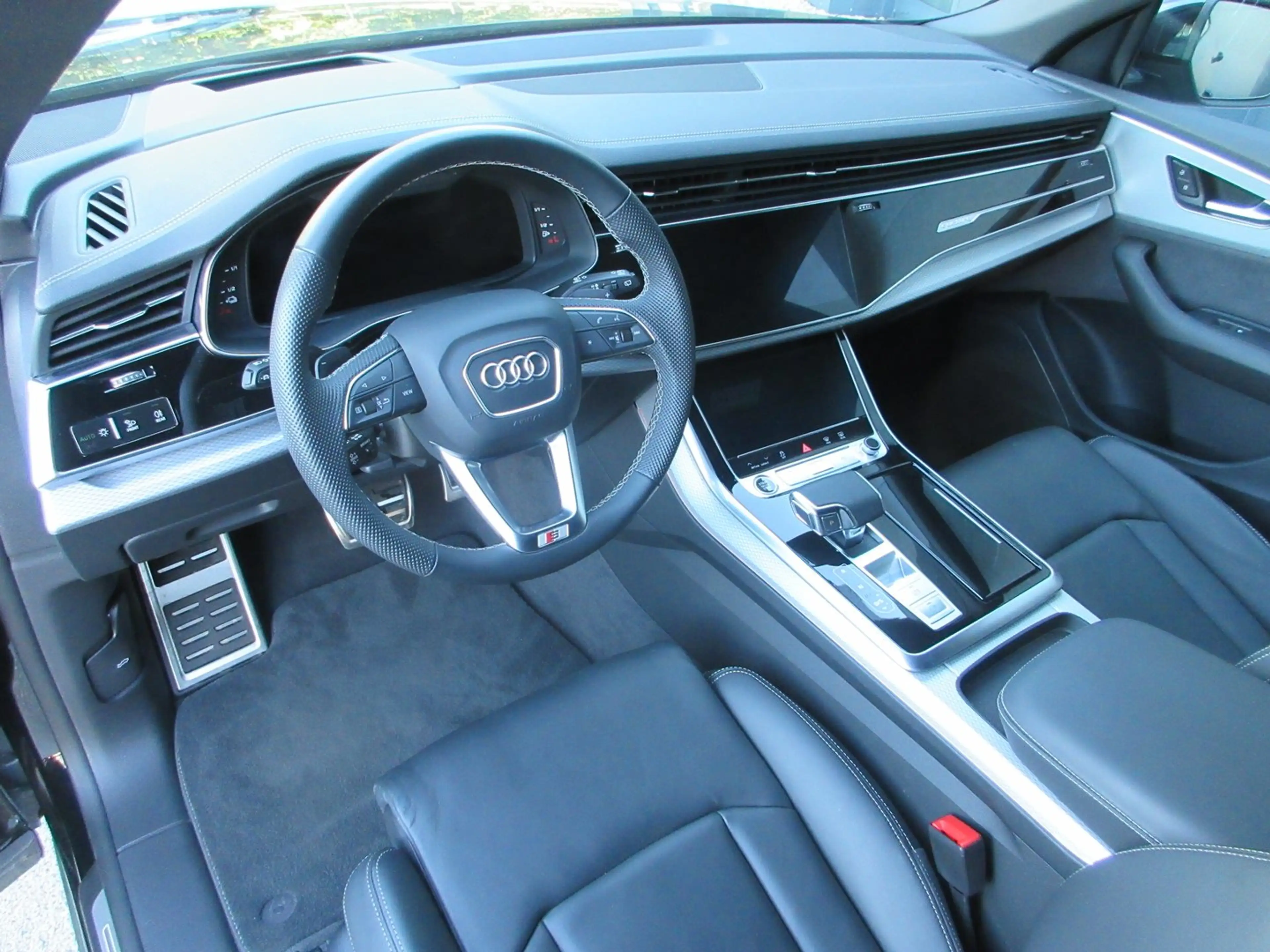 Audi Q8 e-hybrid quattro 290 kW — photo 12
