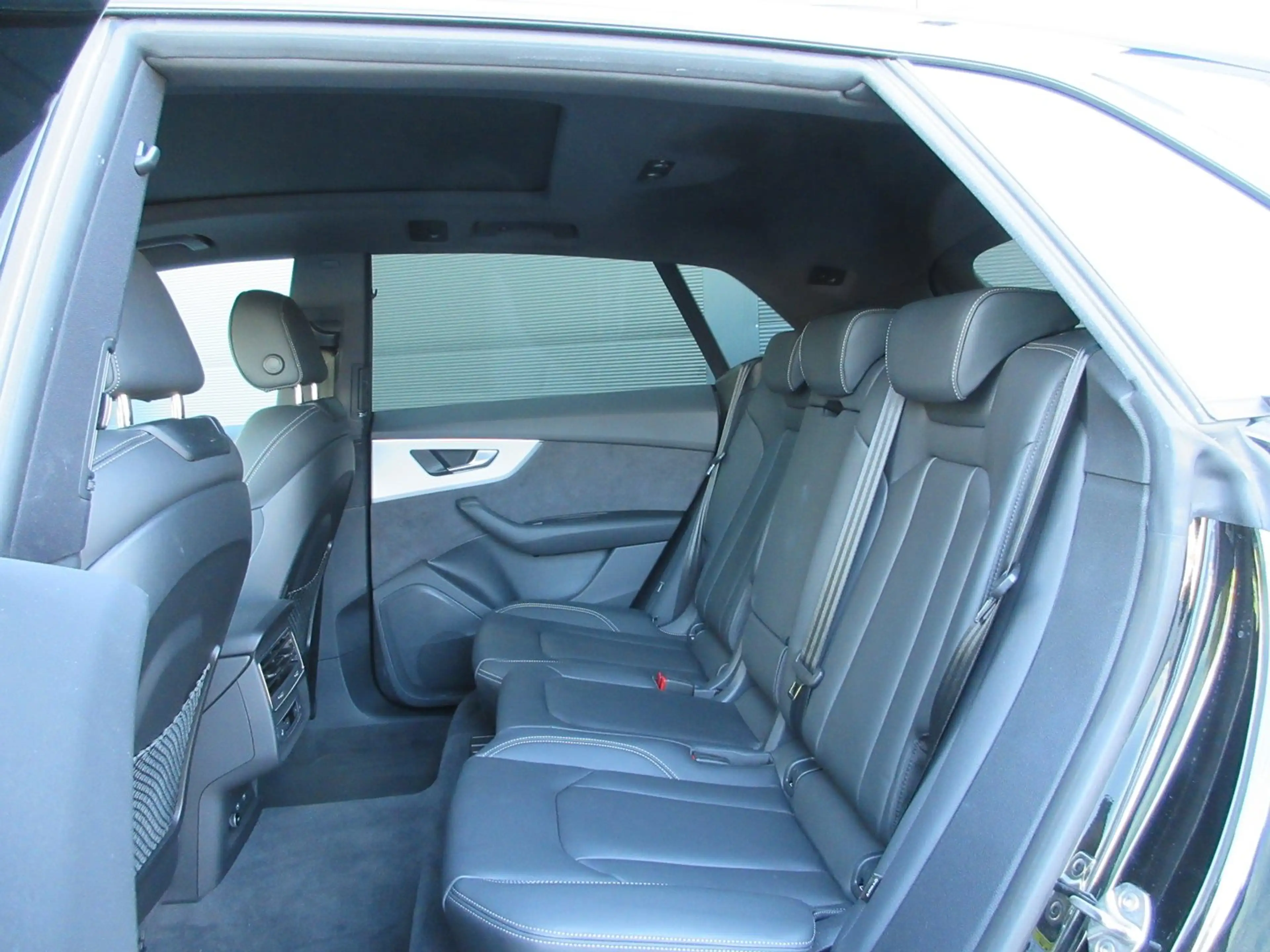 Audi Q8 e-hybrid quattro 290 kW — photo 14