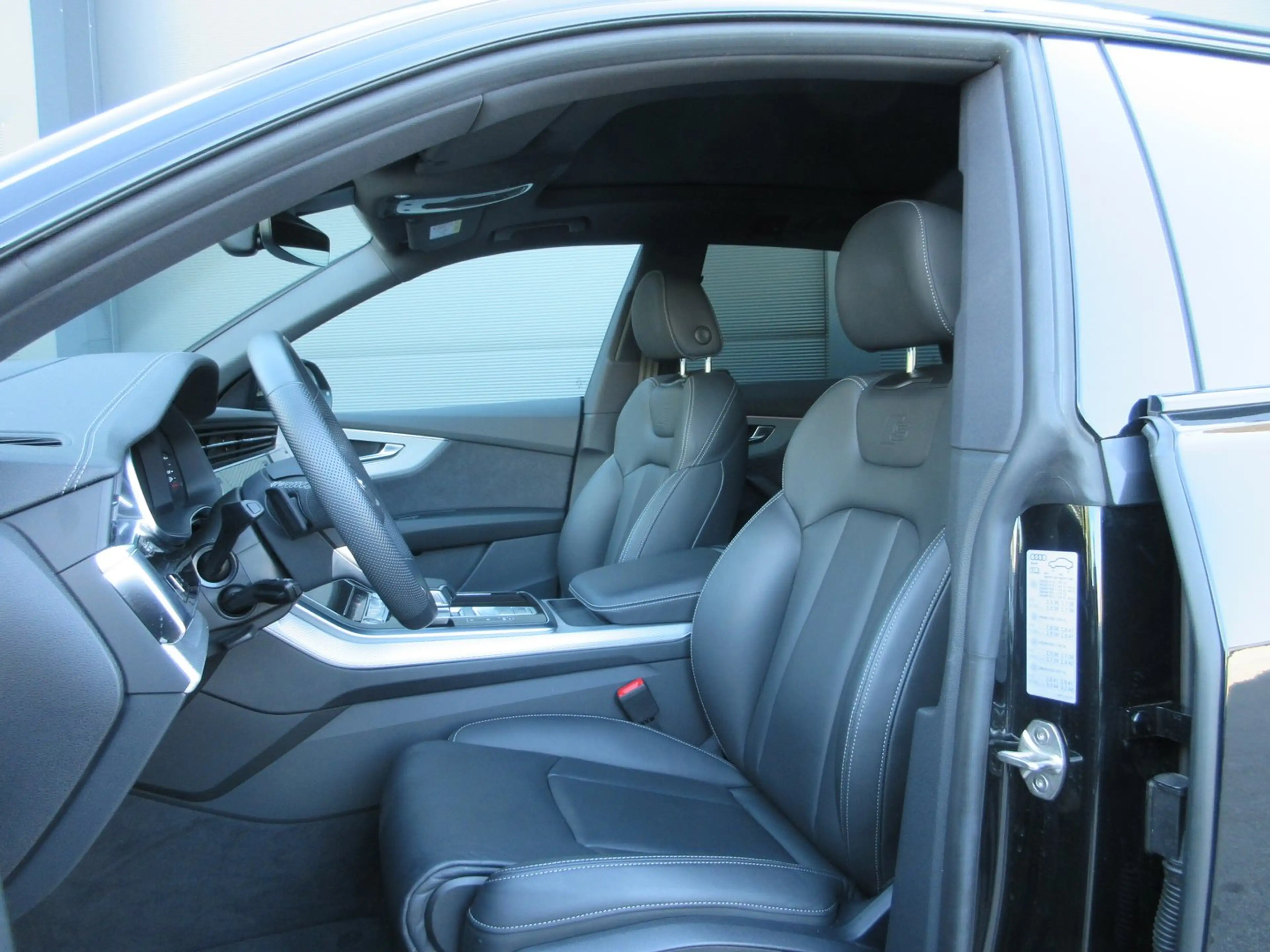Audi Q8 e-hybrid quattro 290 kW — photo 11