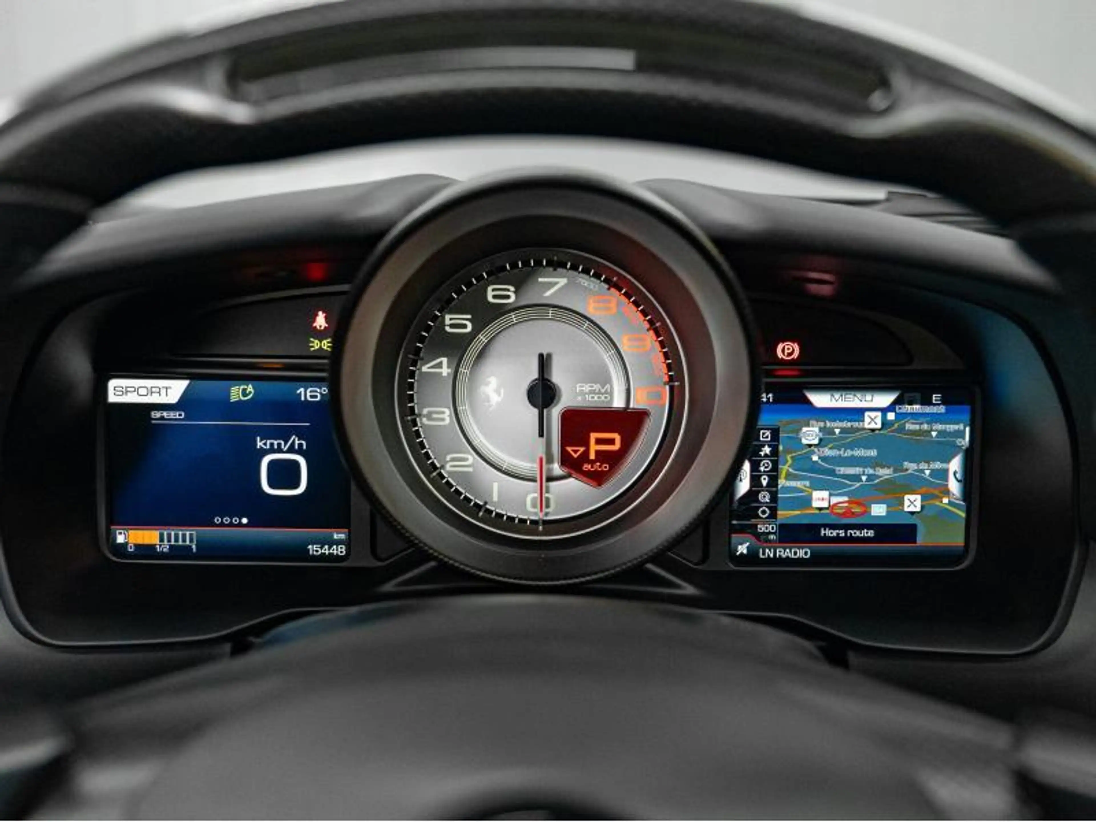 Ferrari F8 Spider — photo 12