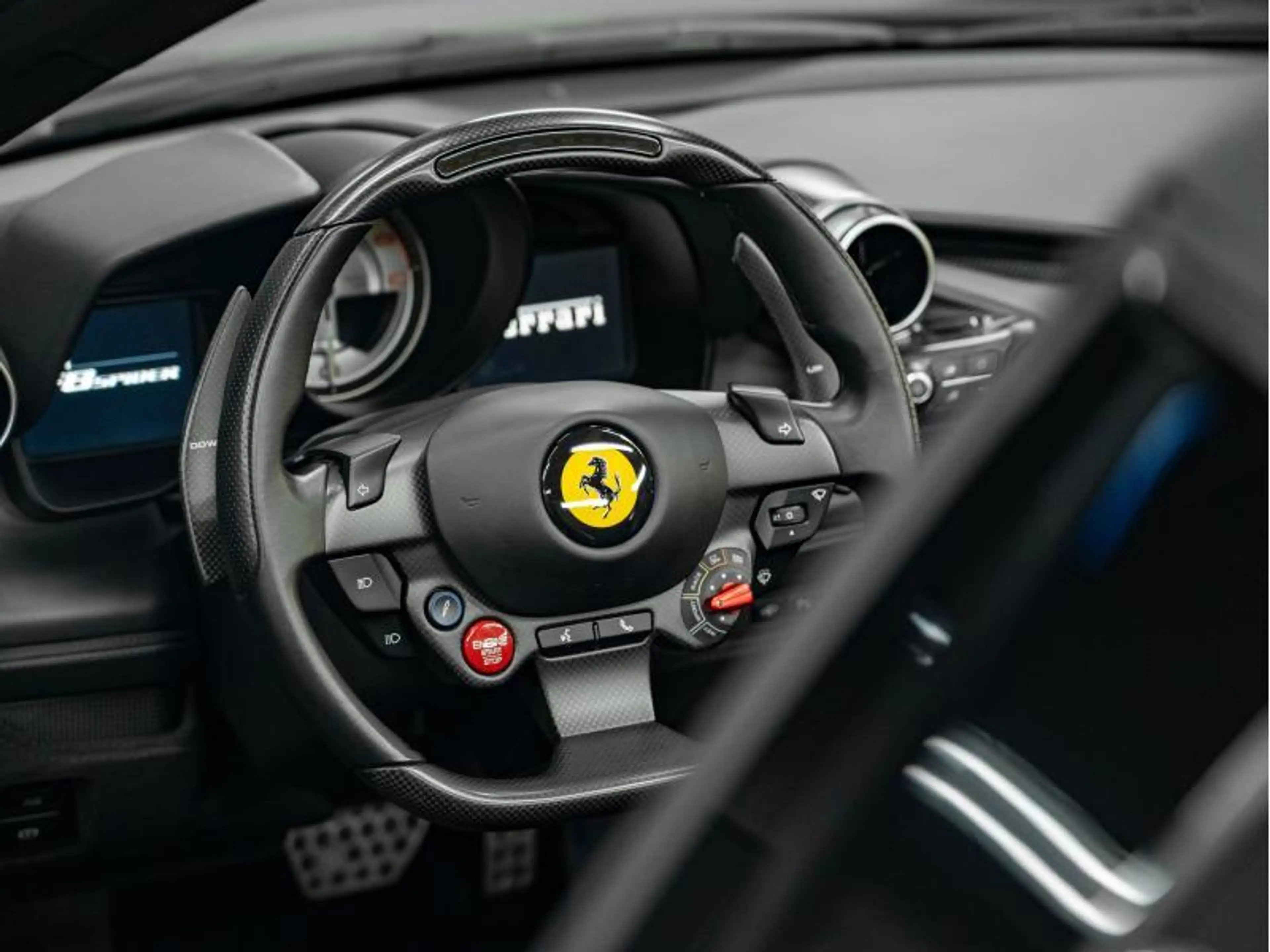 Ferrari F8 Spider — photo 11