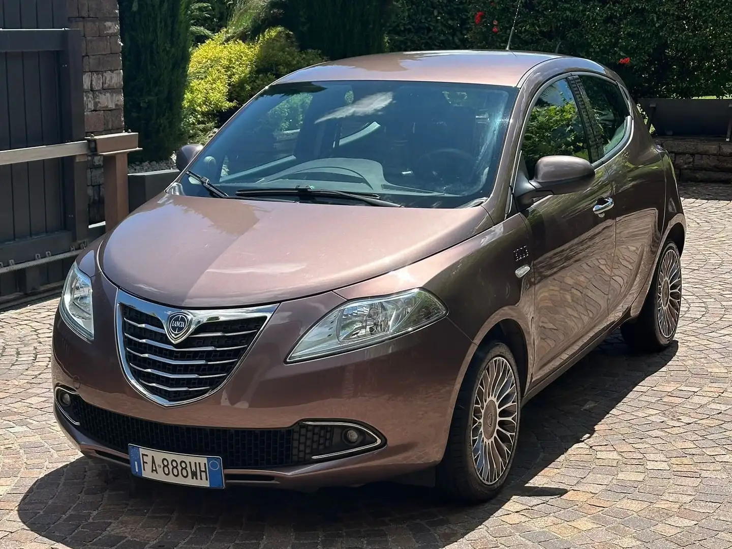 Lancia Ypsilon Ypsilon III 2011 1.2 8v Gold c/CL 69cv E6 Bronze - 1