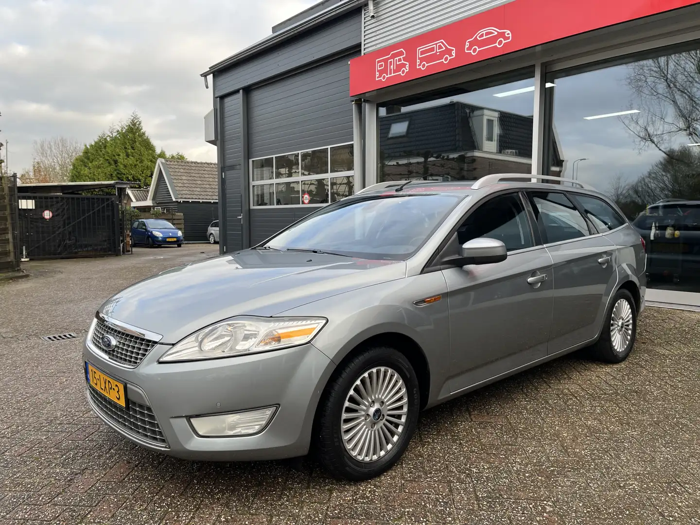 Ford Mondeo Wagon 2.0-16V Limited Trekhaak, Cruise, Navi. Gris - 2