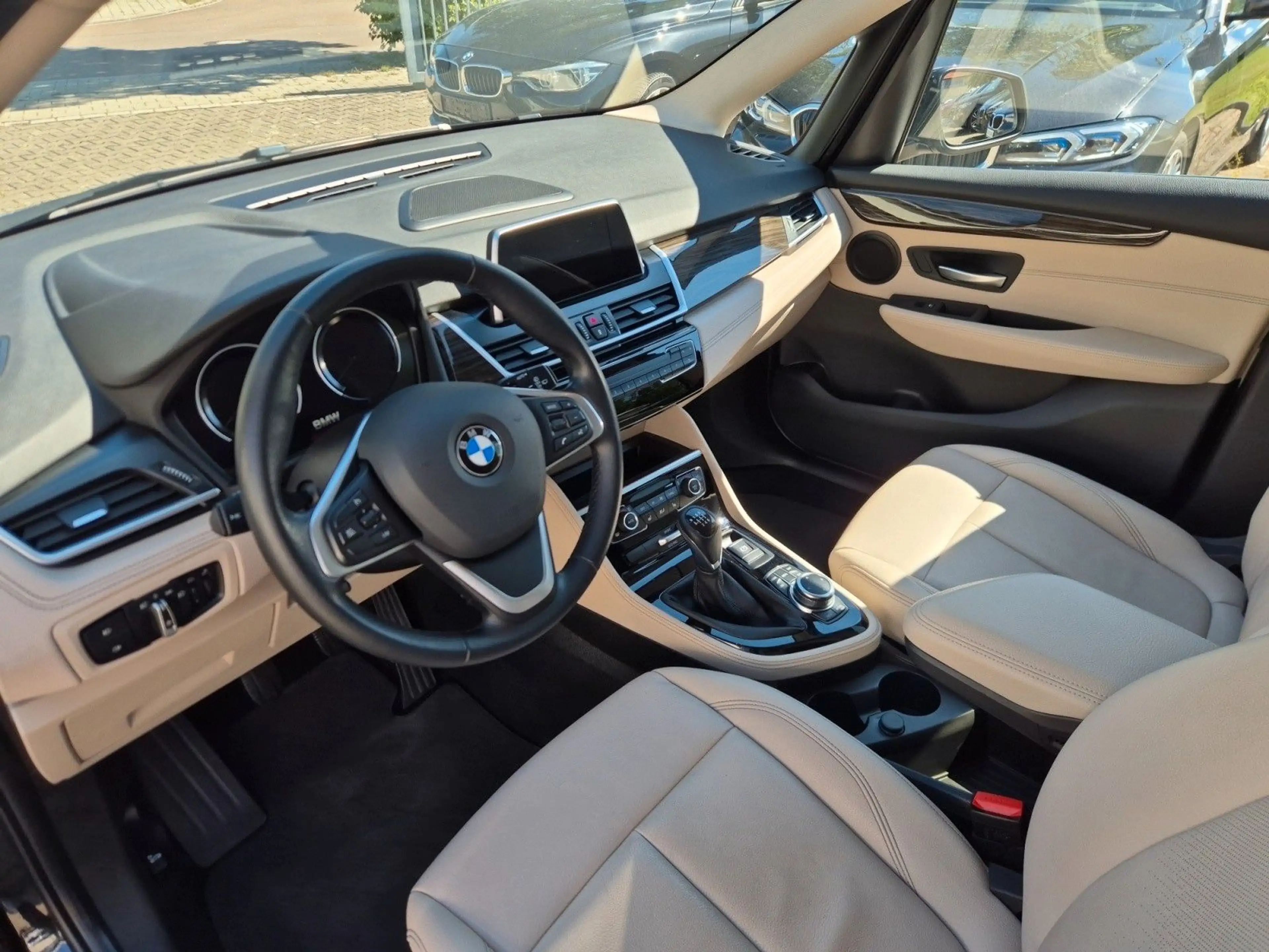 BMW 218 Luxury Line 7-Sitzer/Leder/LED — photo 16