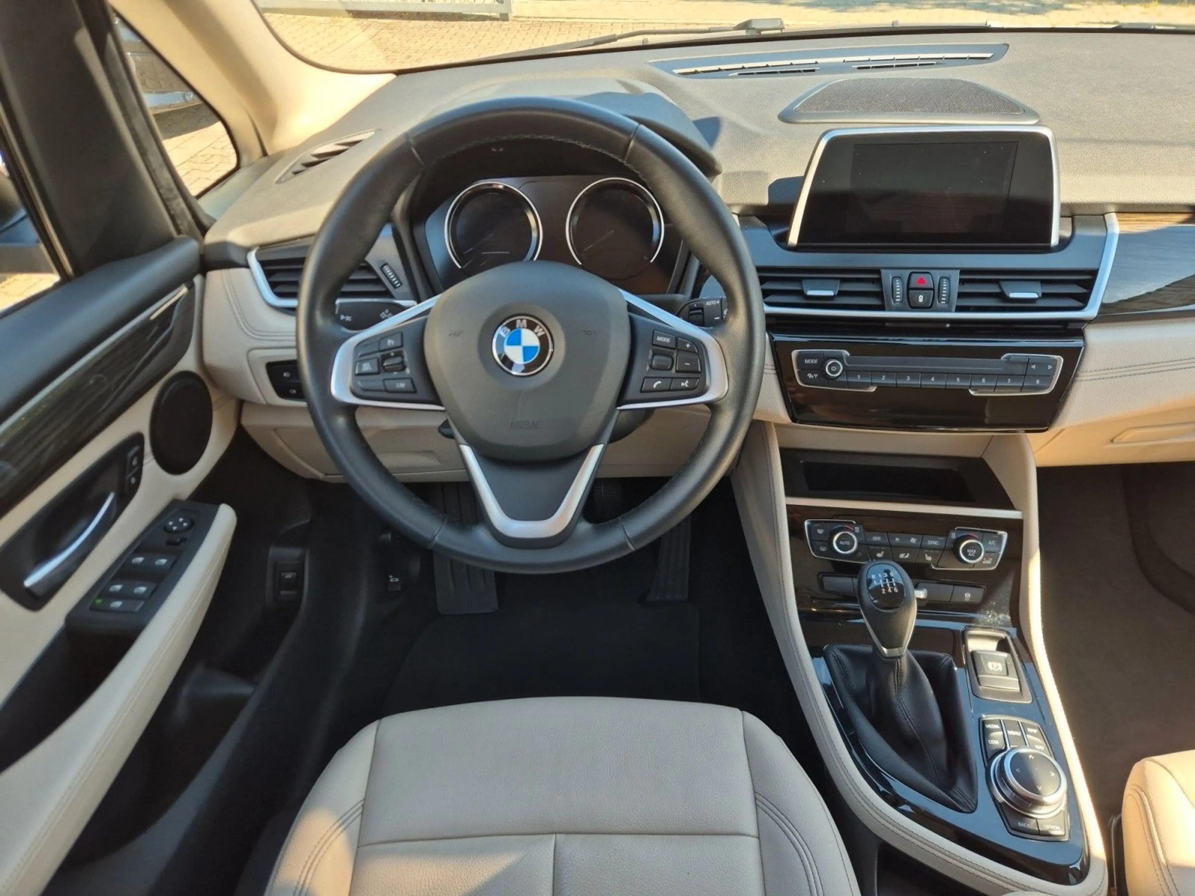 BMW 218 Luxury Line 7-Sitzer/Leder/LED — photo 8