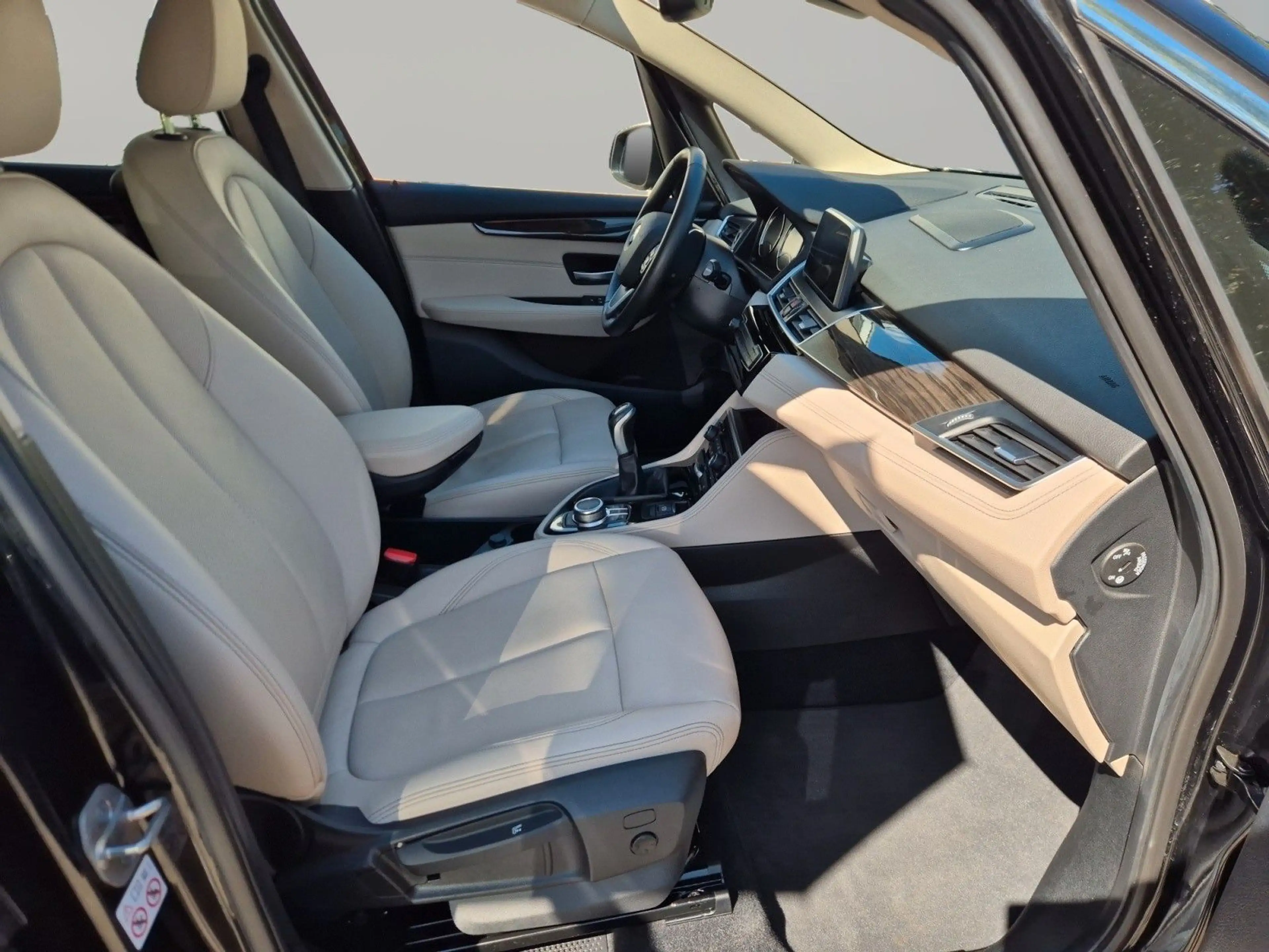 BMW 218 Luxury Line 7-Sitzer/Leder/LED — photo 7