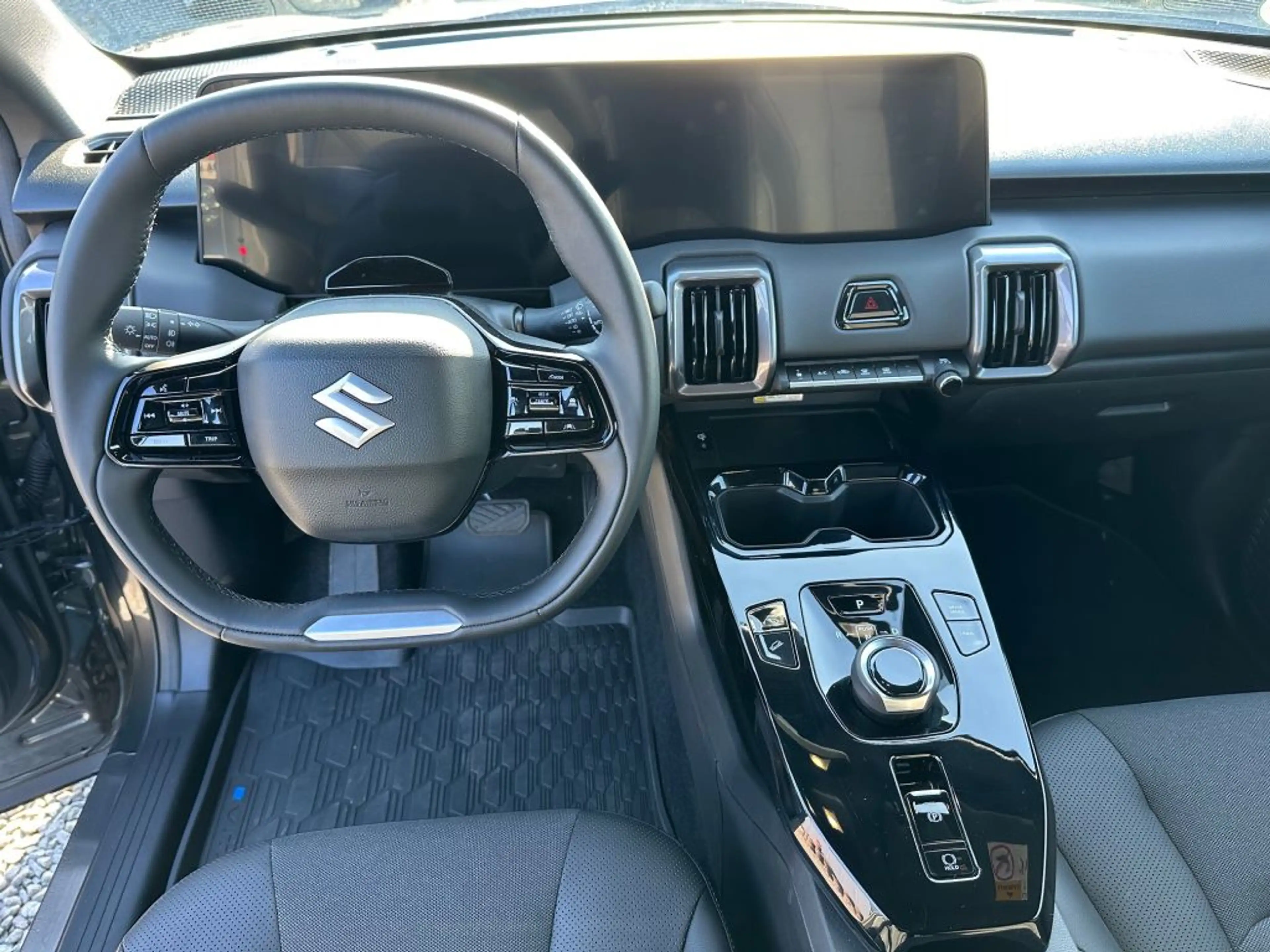Suzuki Vitara e eAxle (61 kWh) Allgrip-e Comfort+ — photo 15