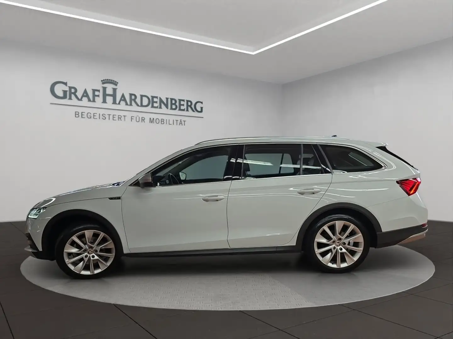 Skoda Octavia Combi Scout 4x4 TDI DSG Navi AHK LED ACC Weiß - 2