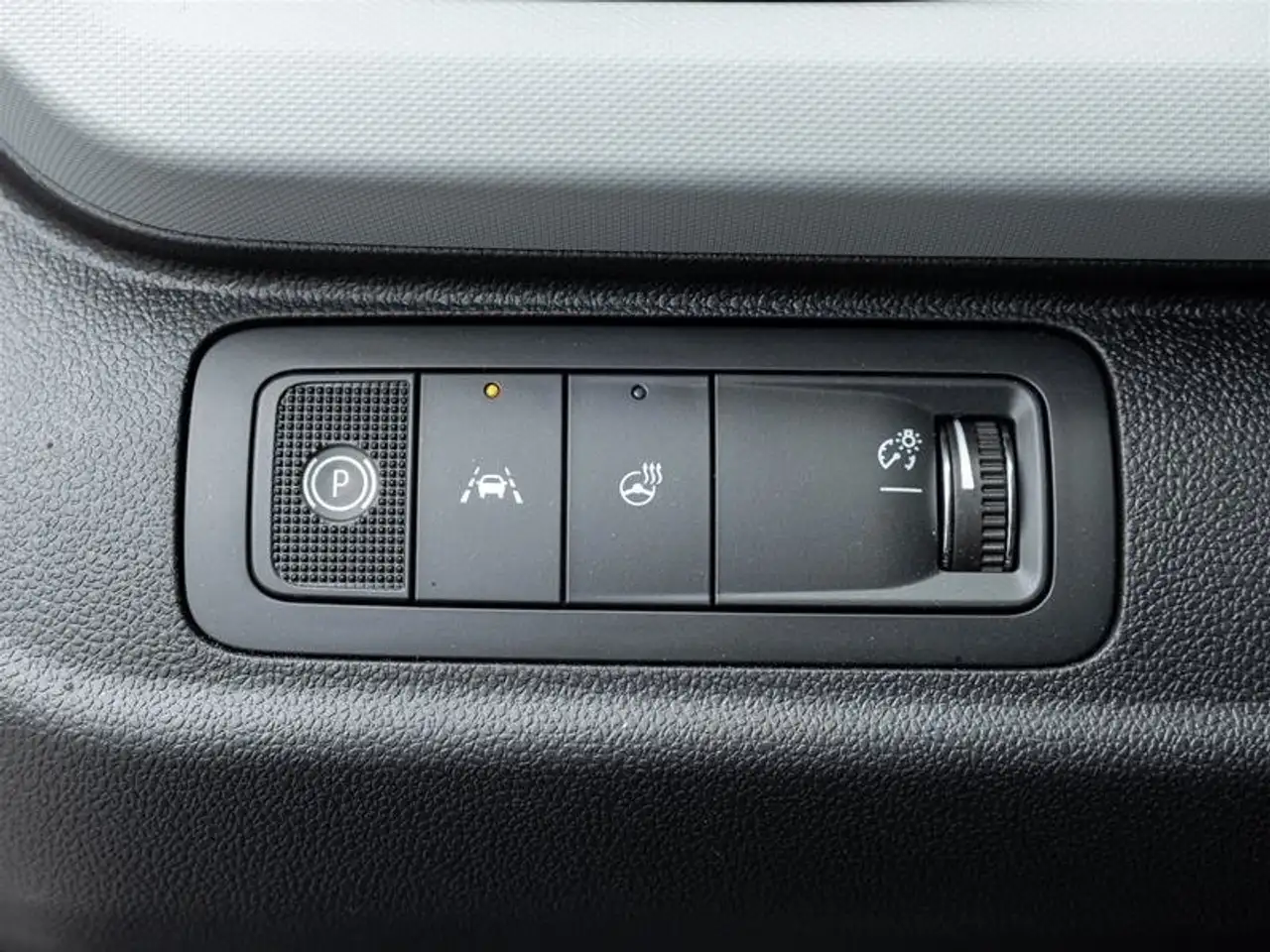 Chevrolet Bolt photo Chevrolet Bolt