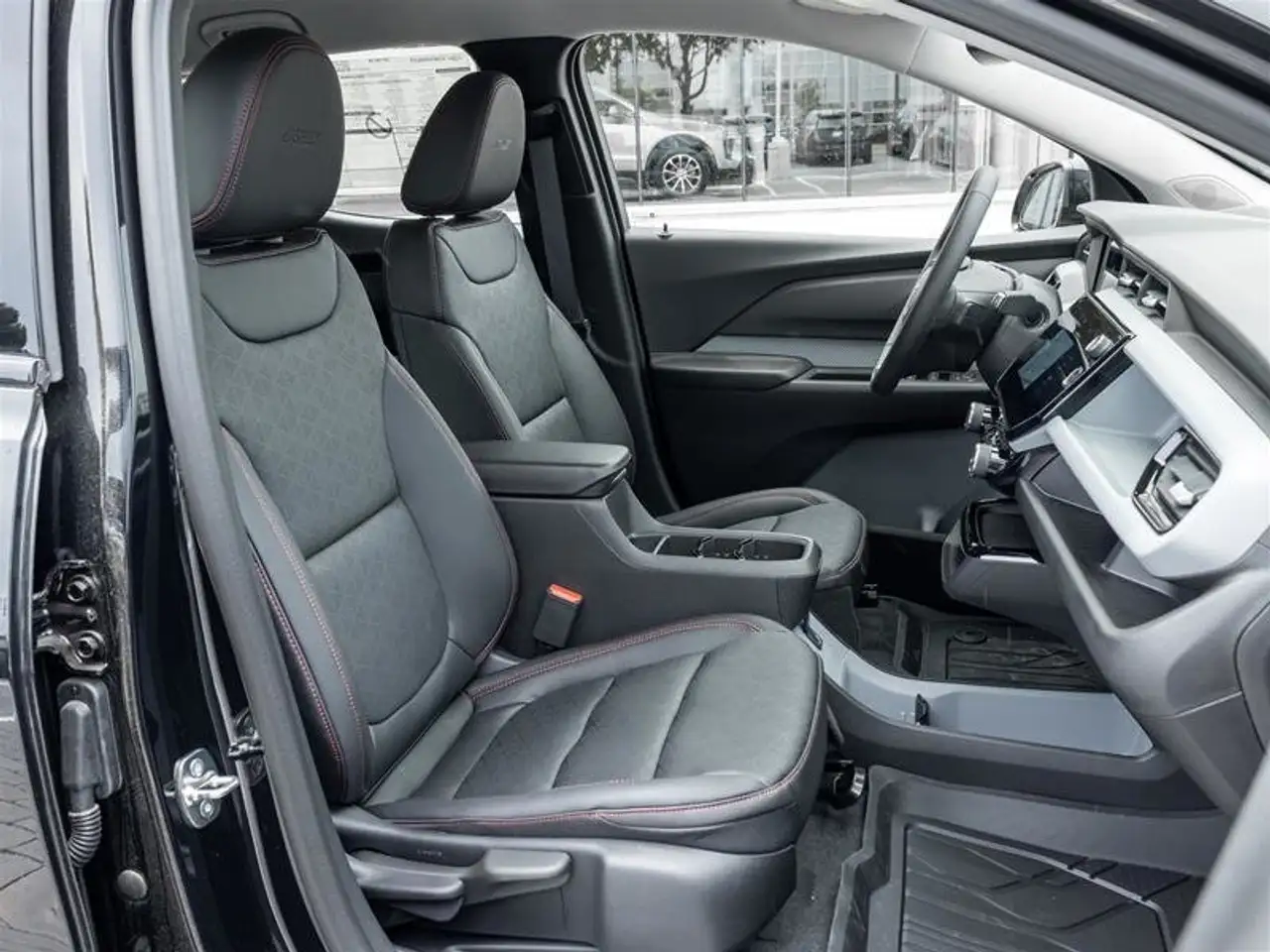 Chevrolet Bolt photo Chevrolet Bolt