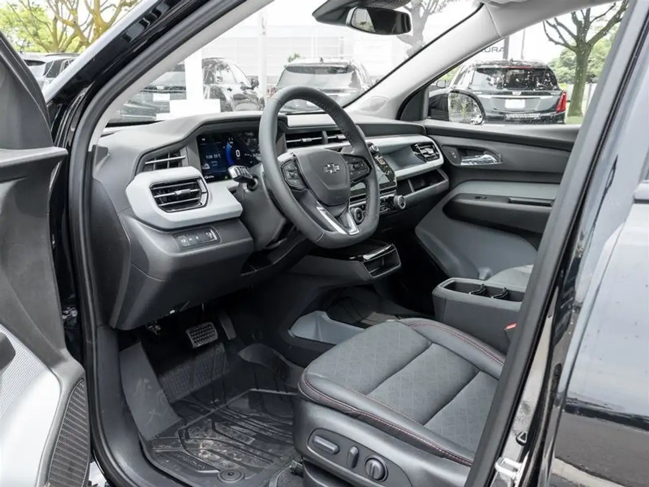 Chevrolet Bolt photo Chevrolet Bolt