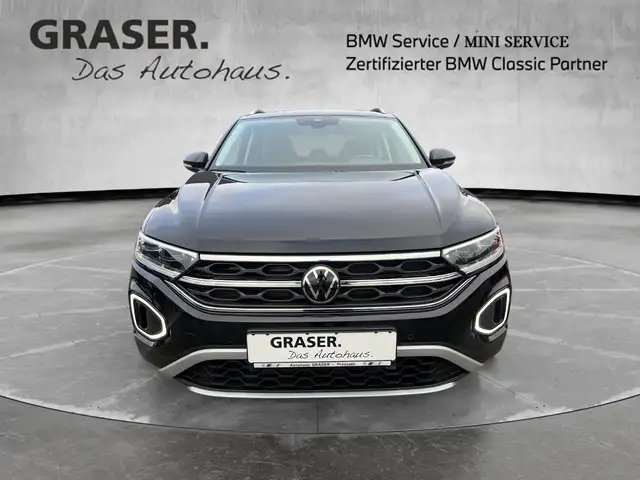 Volkswagen T-Roc view 10