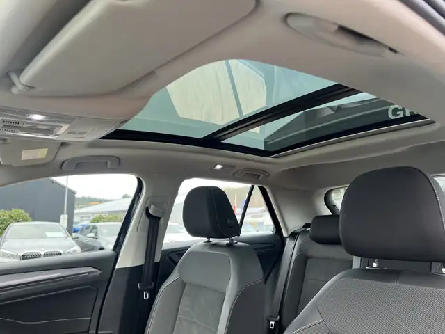 Volkswagen T-Roc view 15