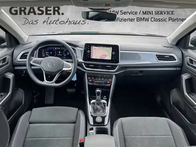 Volkswagen T-Roc view 5
