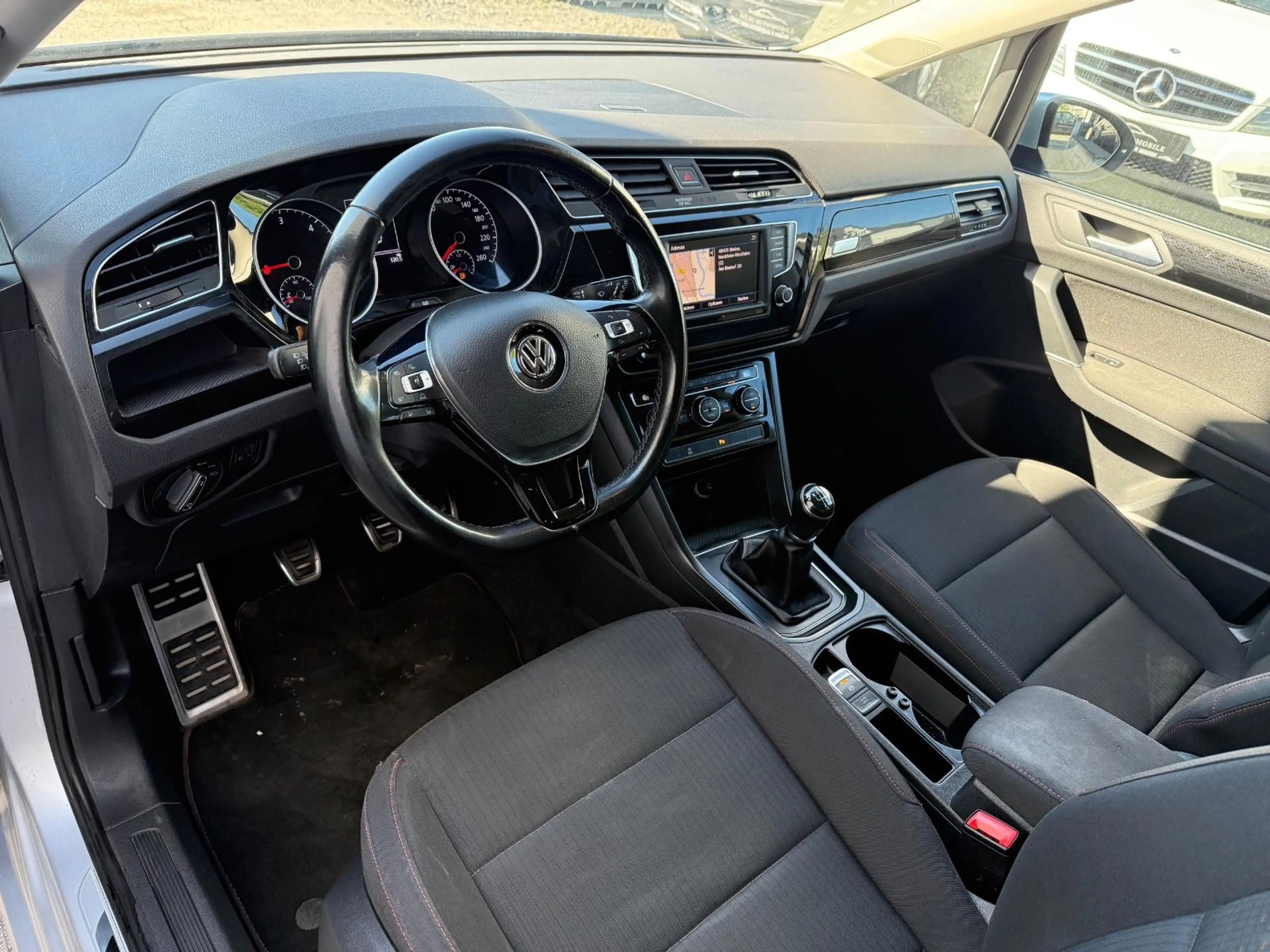 Volkswagen Touran Sound 1.Hand*7Sitzer*Navi*AHK — photo 10