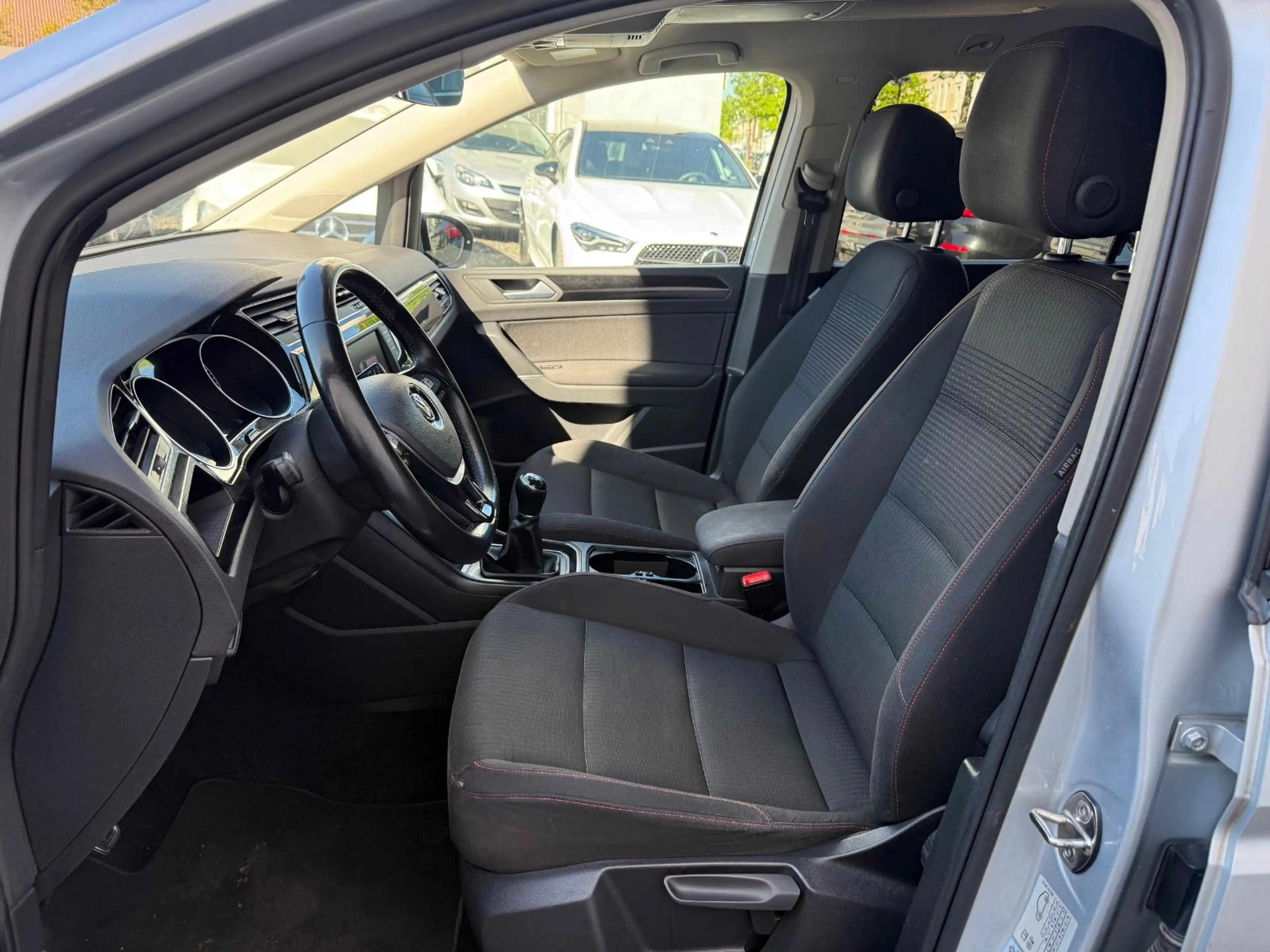 Volkswagen Touran Sound 1.Hand*7Sitzer*Navi*AHK — photo 9